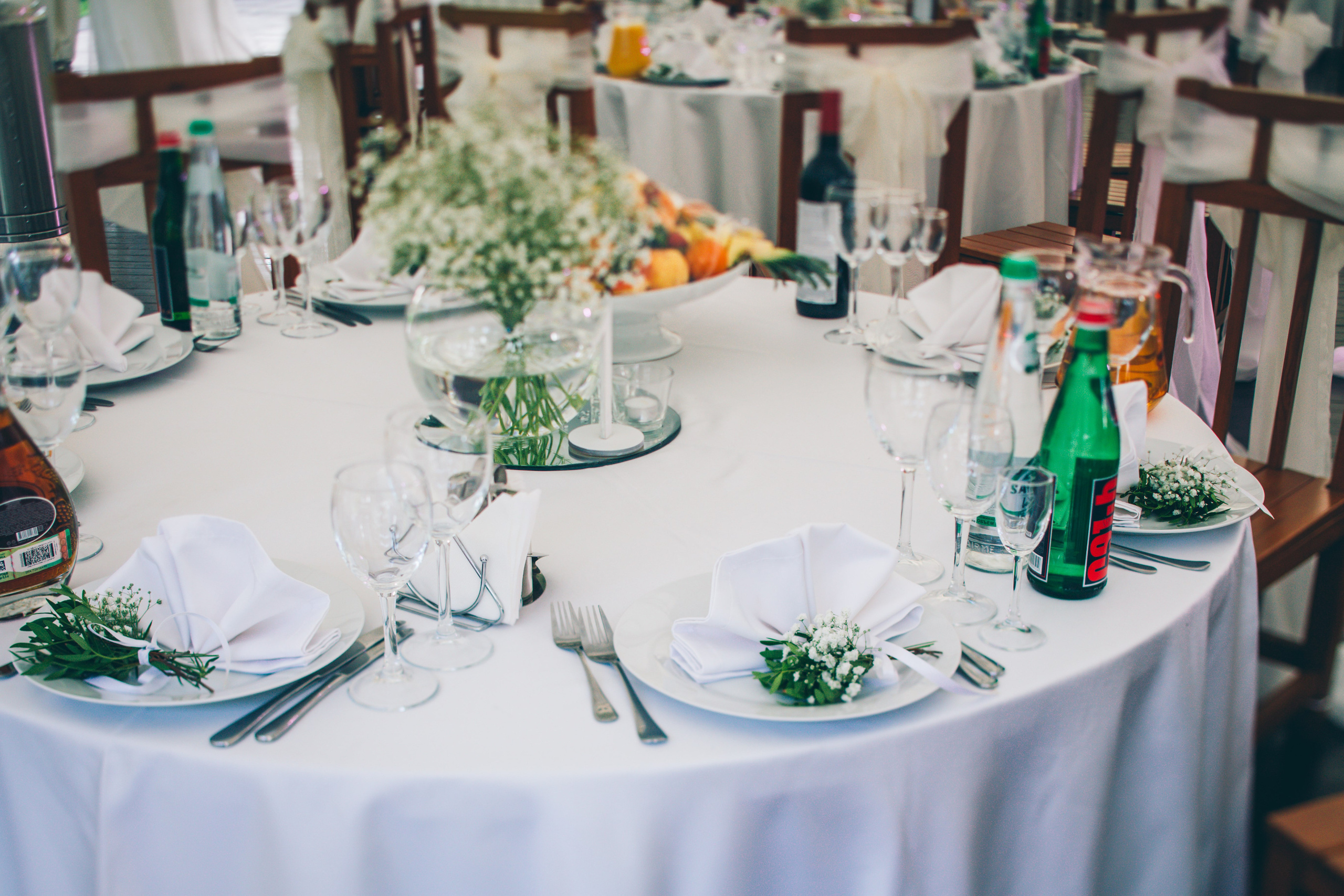 Фото свадьбы весной. Ведущий на праздник в Москве / Денис Аганин