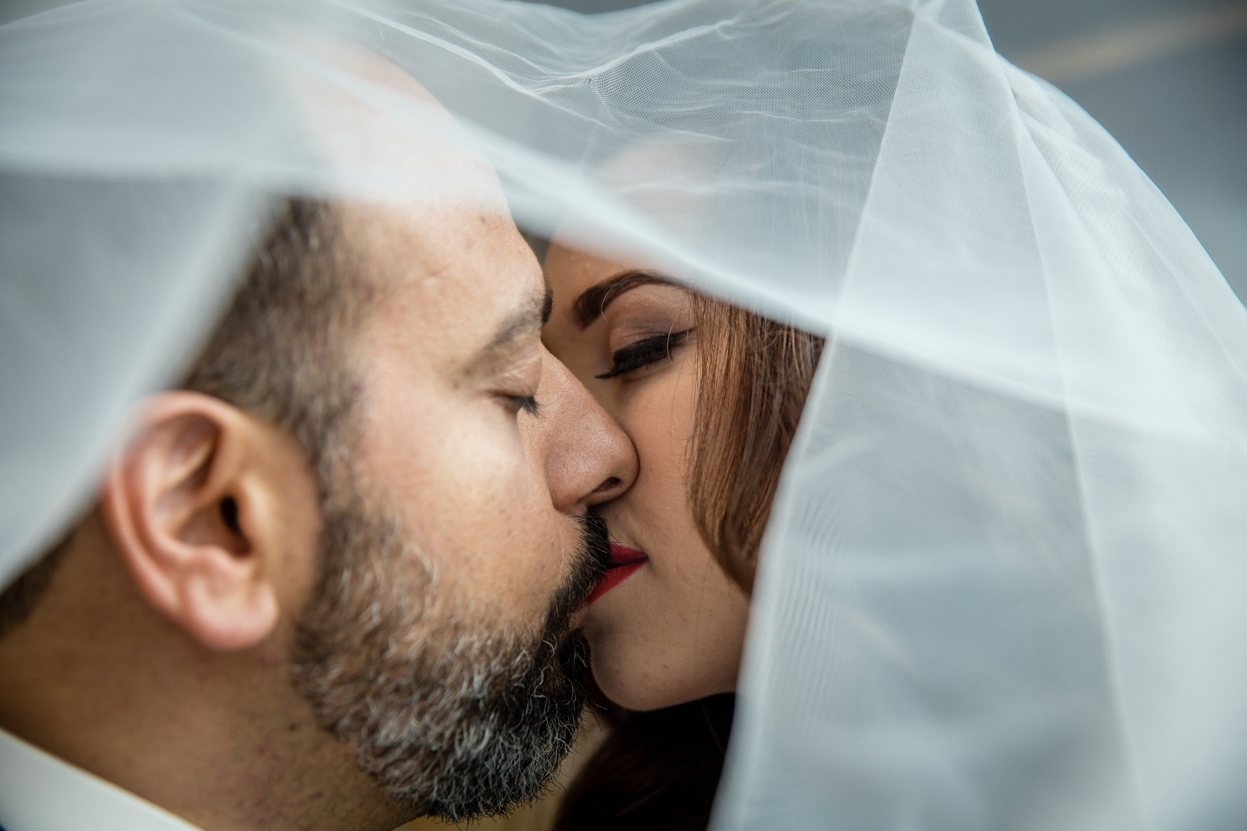 Свадебные фото осенью. Ведущий на праздник в Москве / Денис Аганин