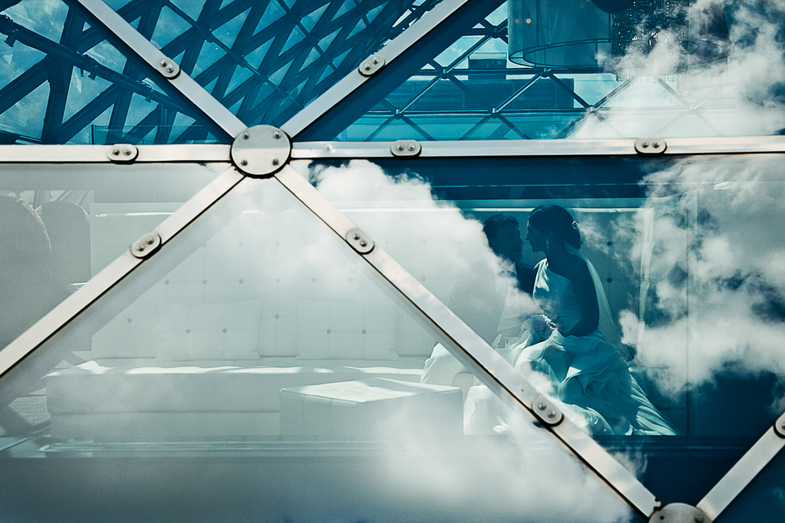 Фотограф на свадьбу. Ведущий на праздник в Москве / Денис Аганин