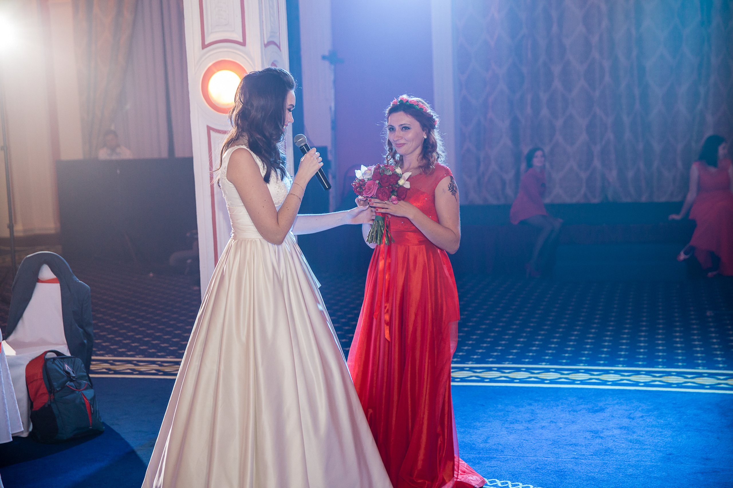 Свадебные фото осенью. Ведущий на праздник в Москве / Денис Аганин