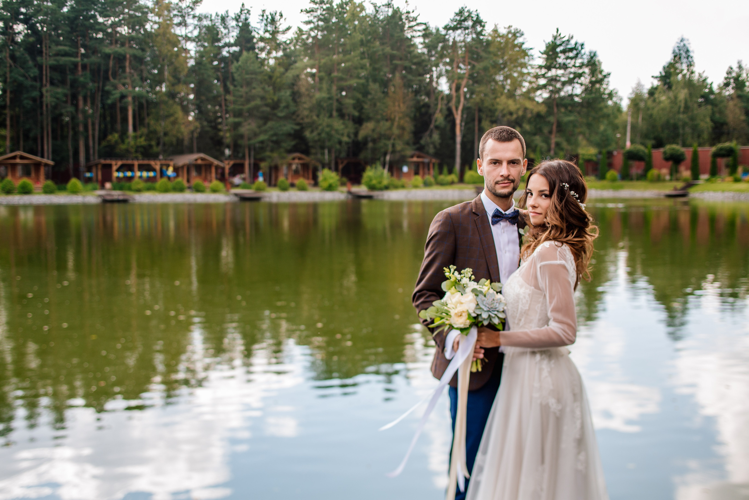 Фото свадьбы весной. Ведущий на праздник в Москве / Денис Аганин