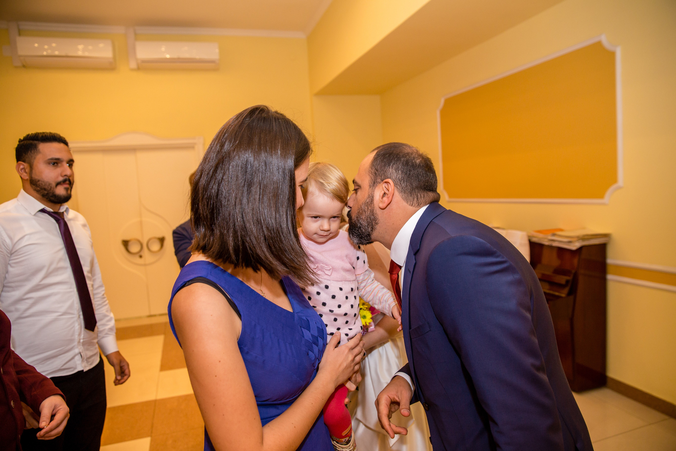 Свадебные фото осенью. Ведущий на праздник в Москве / Денис Аганин