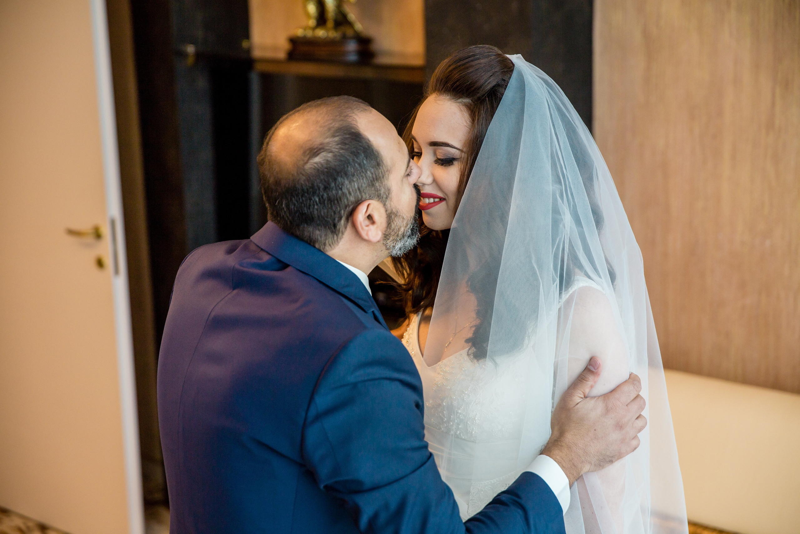 Свадебные фото осенью. Ведущий на праздник в Москве / Денис Аганин