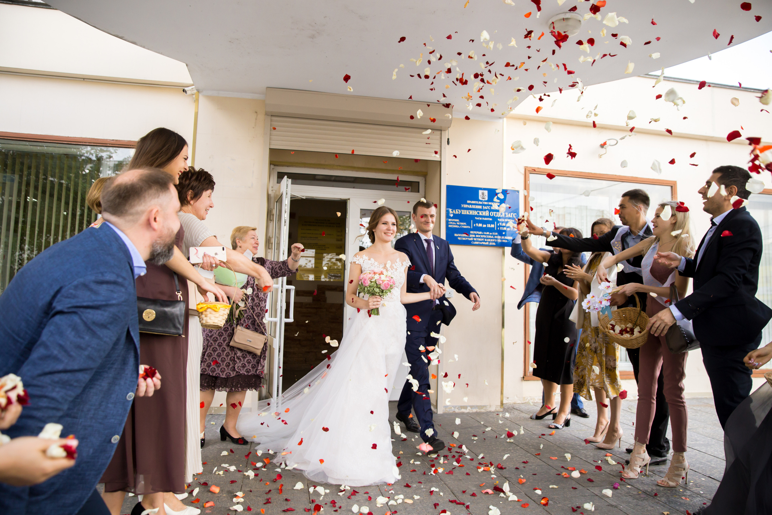 Фотограф на свадьбу летом. Ведущий на праздник в Москве / Денис Аганин