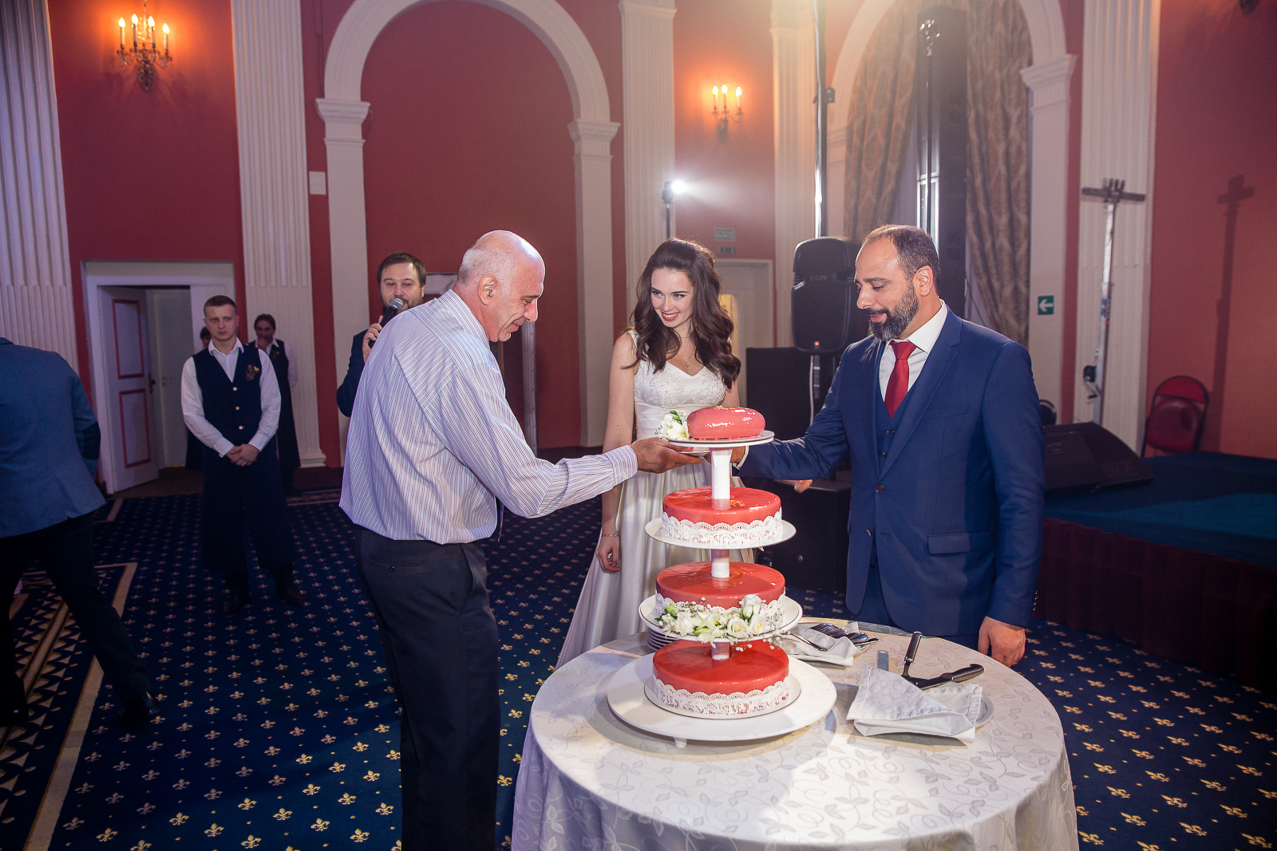 Свадебные фото осенью. Ведущий на праздник в Москве / Денис Аганин