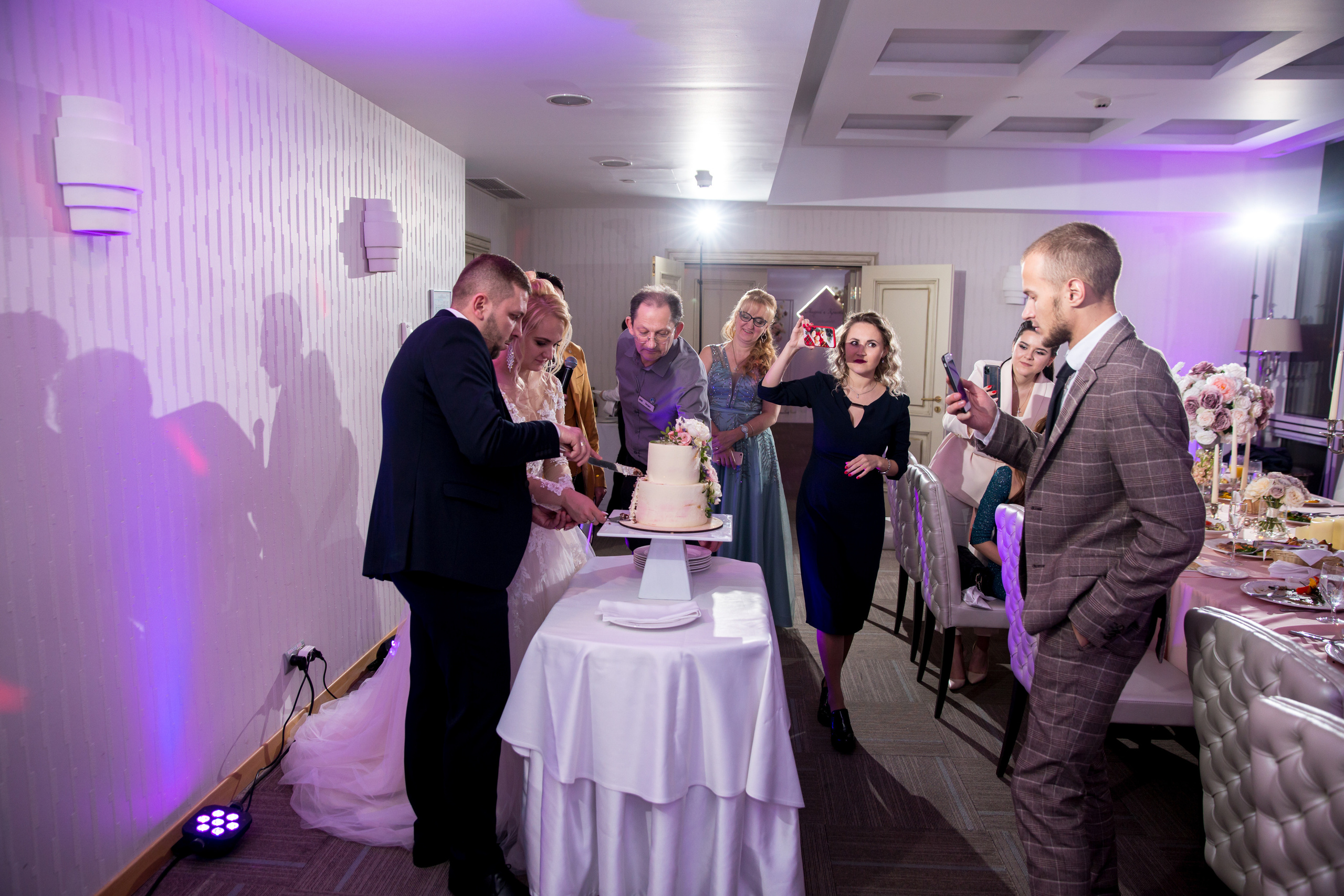 Фотосъёмка зимой на свадьбе. Ведущий на праздник в Москве / Денис Аганин