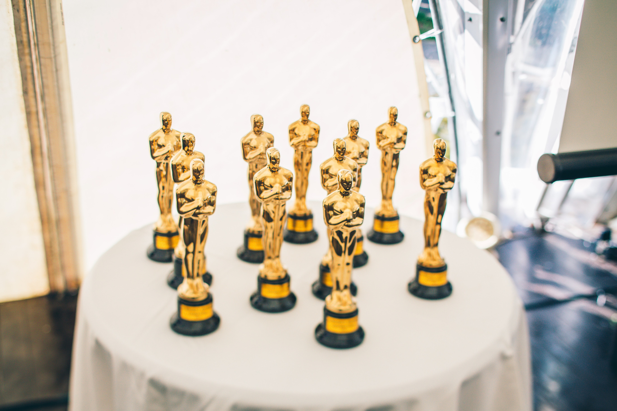 Фото свадьбы весной. Ведущий на праздник в Москве / Денис Аганин