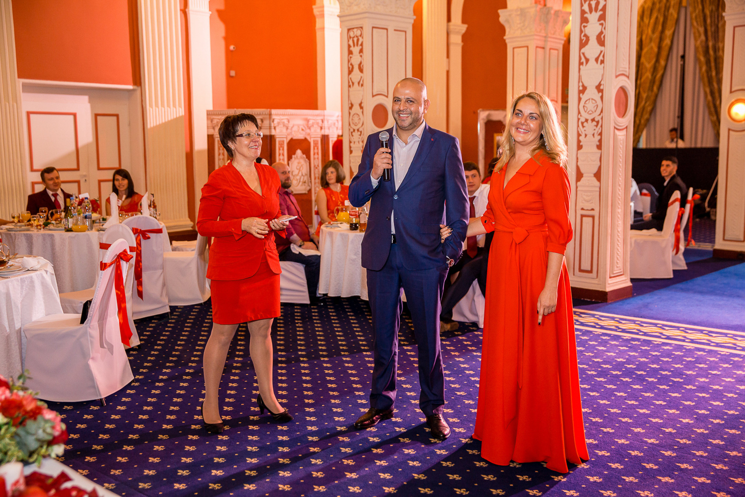 Свадебные фото осенью. Ведущий на праздник в Москве / Денис Аганин