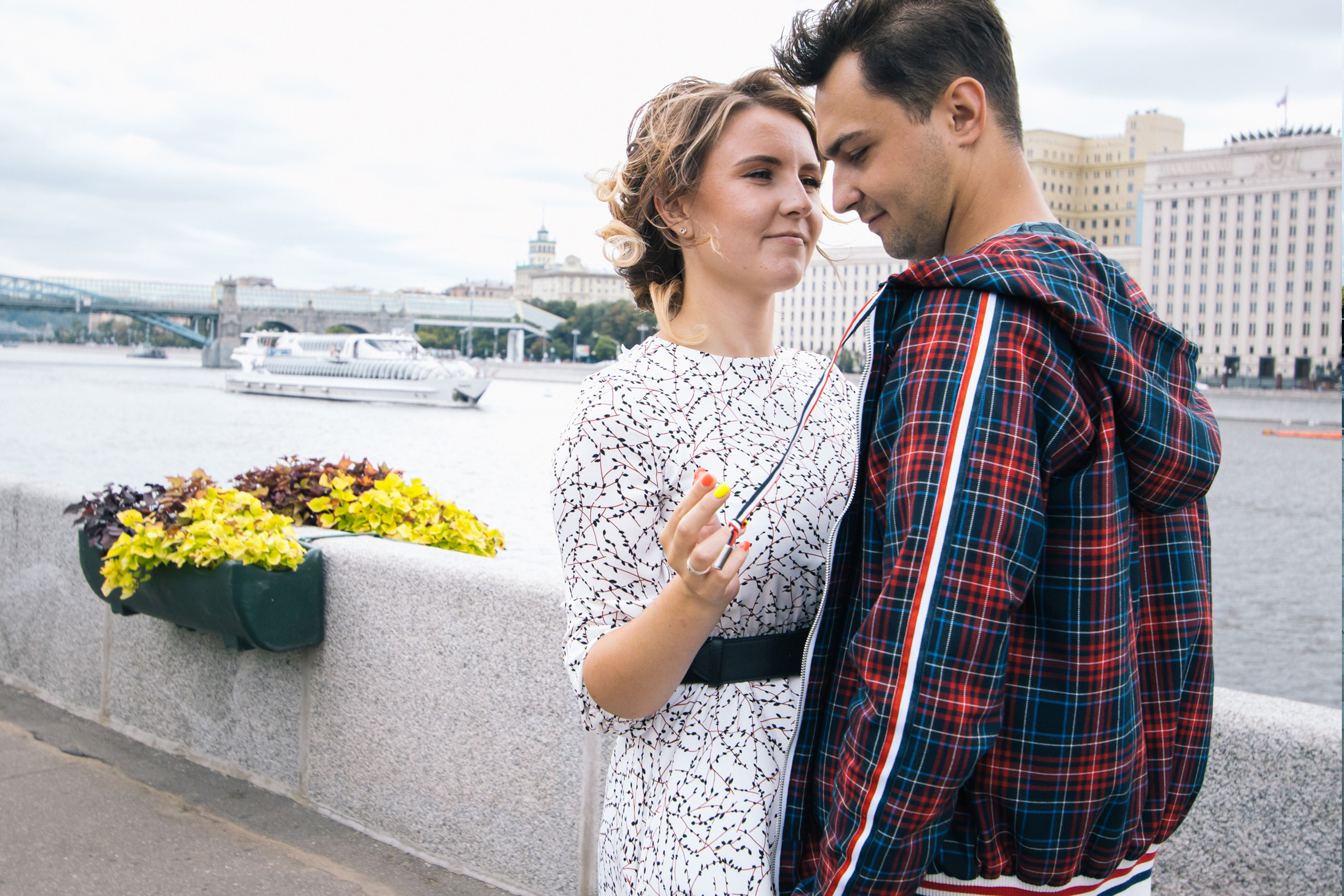 Фото-прогулка. Ведущий на праздник в Москве / Денис Аганин