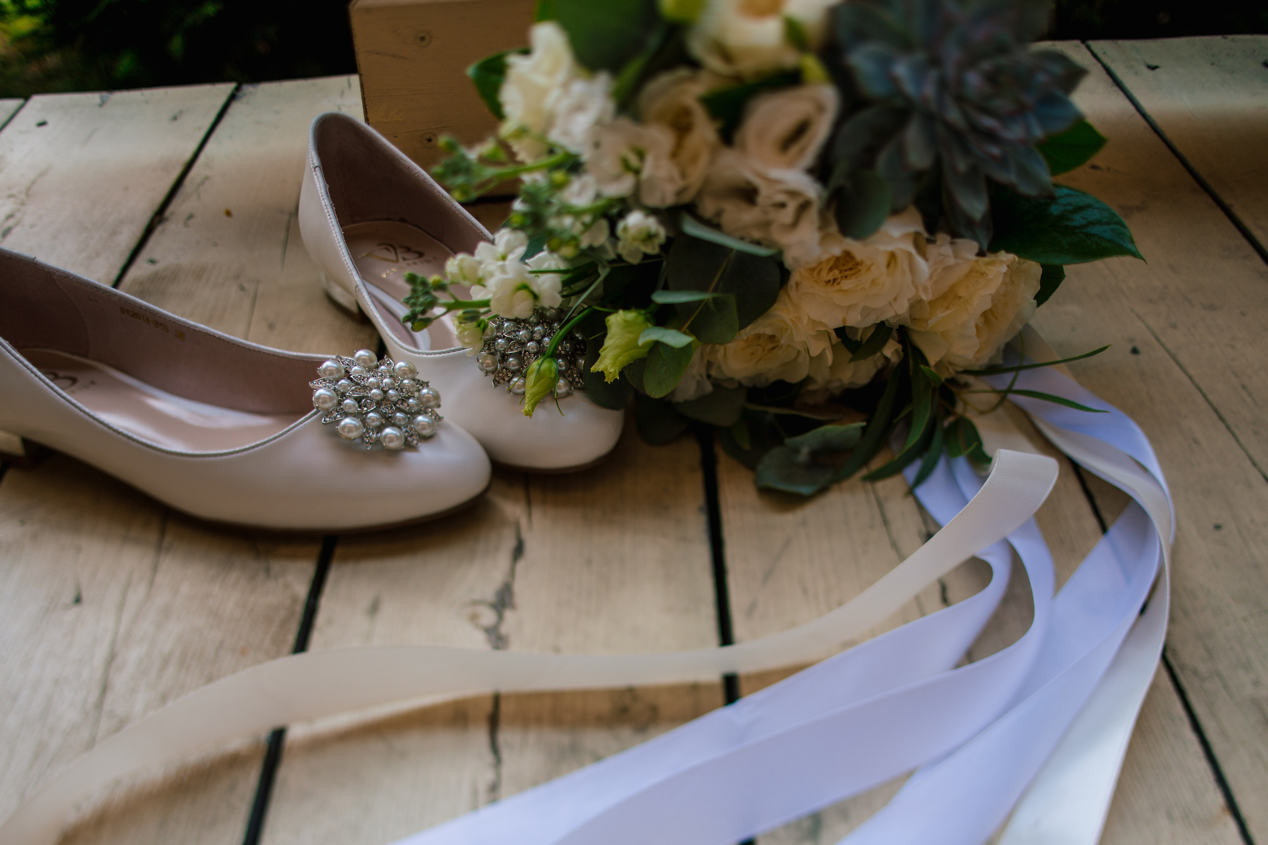 Фото свадьбы весной. Ведущий на праздник в Москве / Денис Аганин