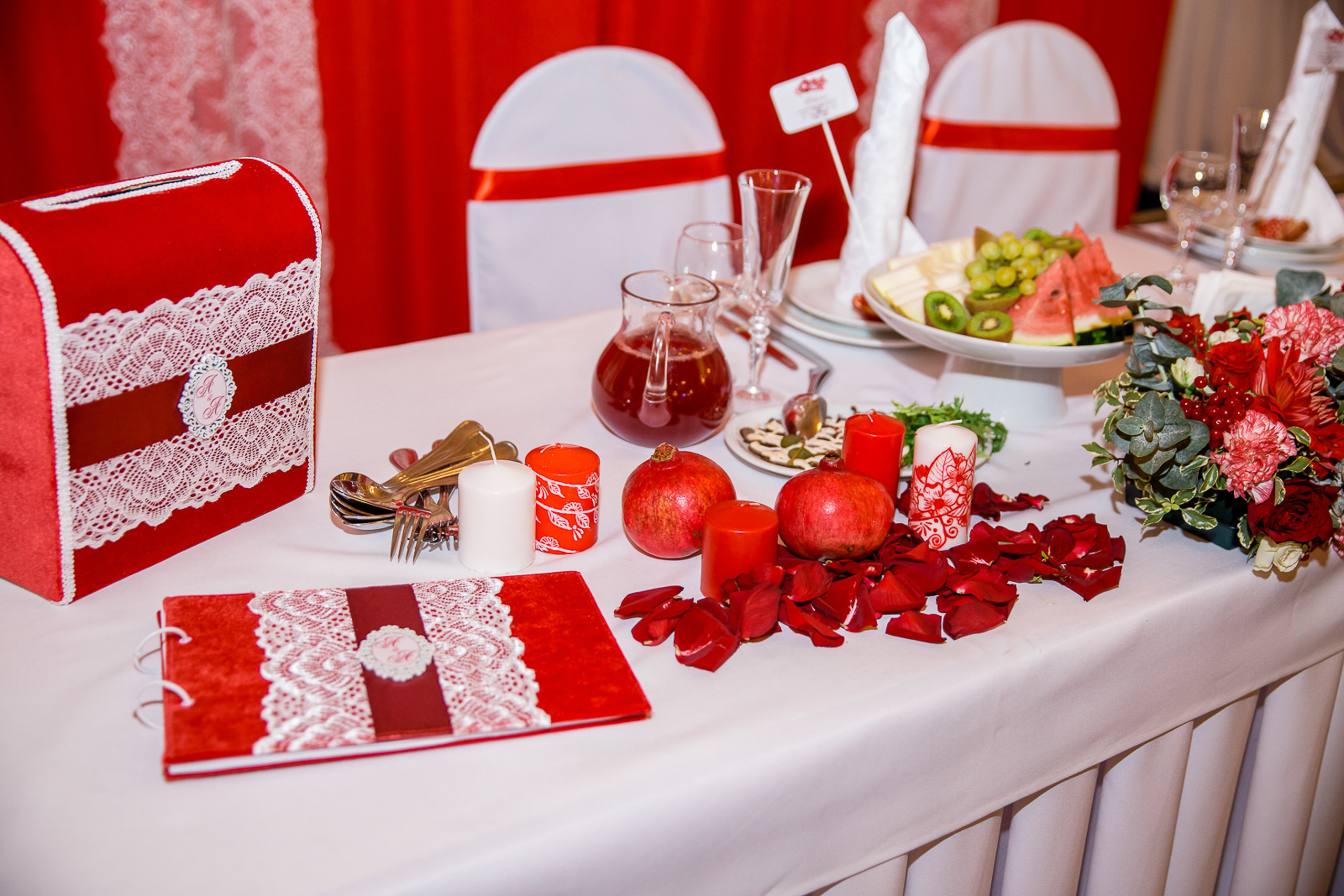 Свадебные фото осенью. Ведущий на праздник в Москве / Денис Аганин