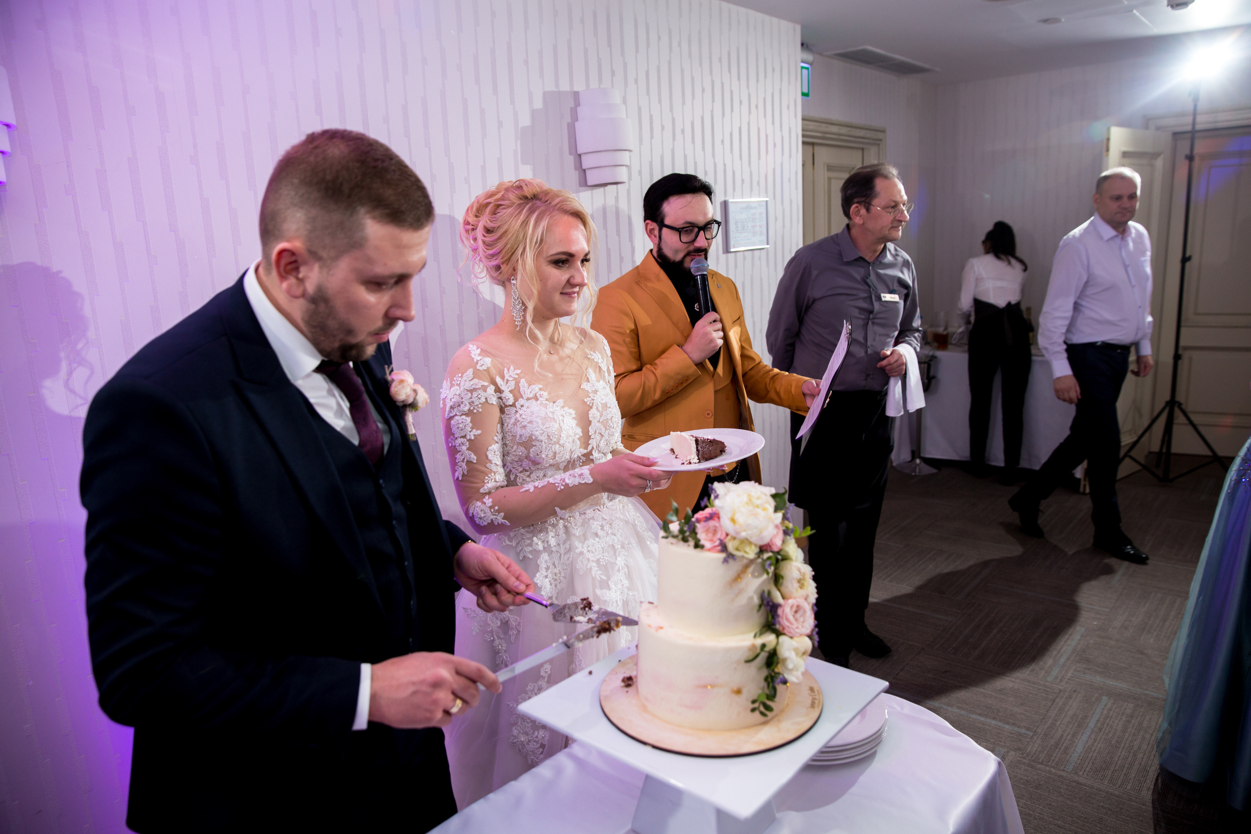 Фотосъёмка зимой на свадьбе. Ведущий на праздник в Москве / Денис Аганин