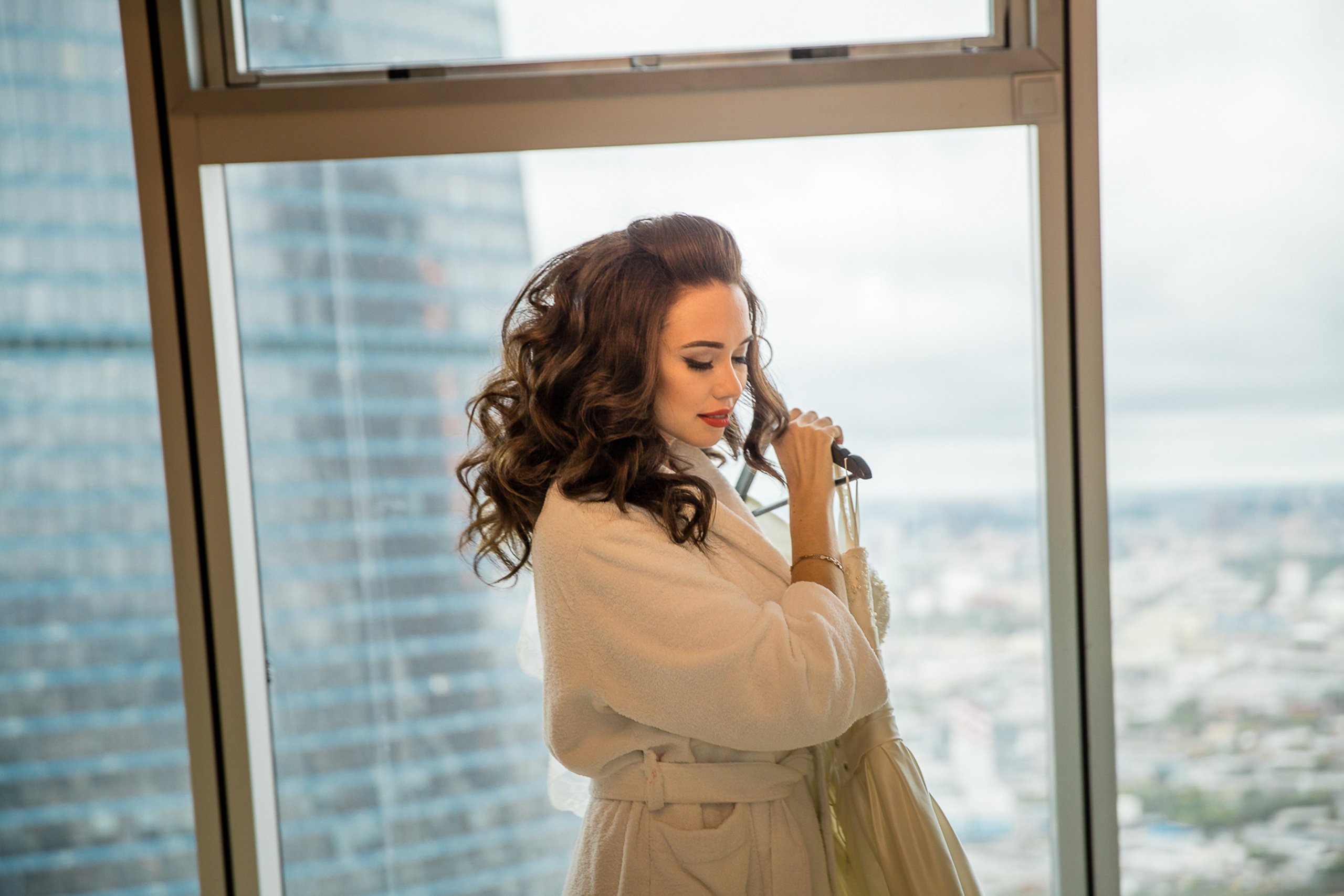 Свадебные фото осенью. Ведущий на праздник в Москве / Денис Аганин