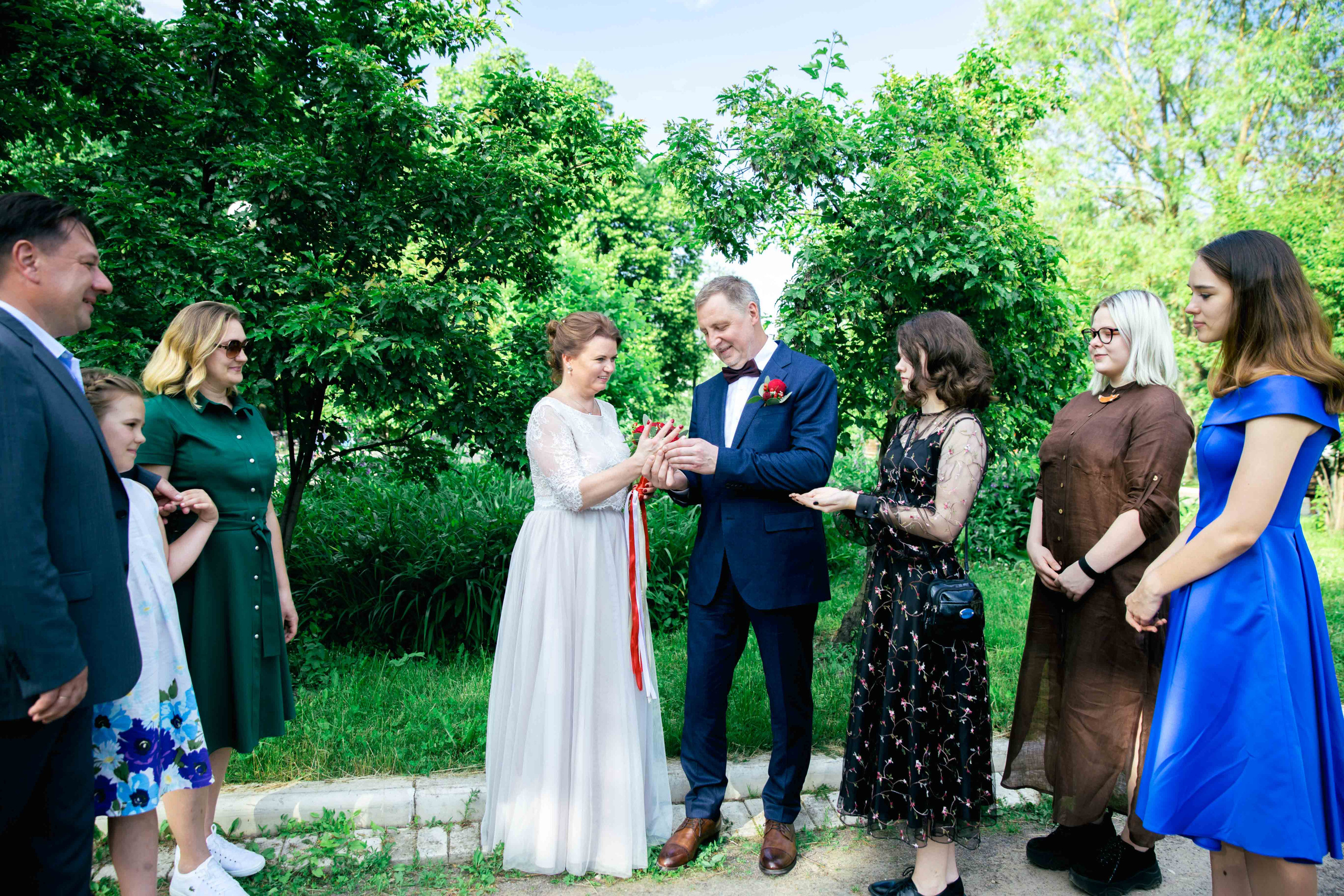 Взрослая свадьба без банкета. Ведущий на праздник в Москве / Денис Аганин