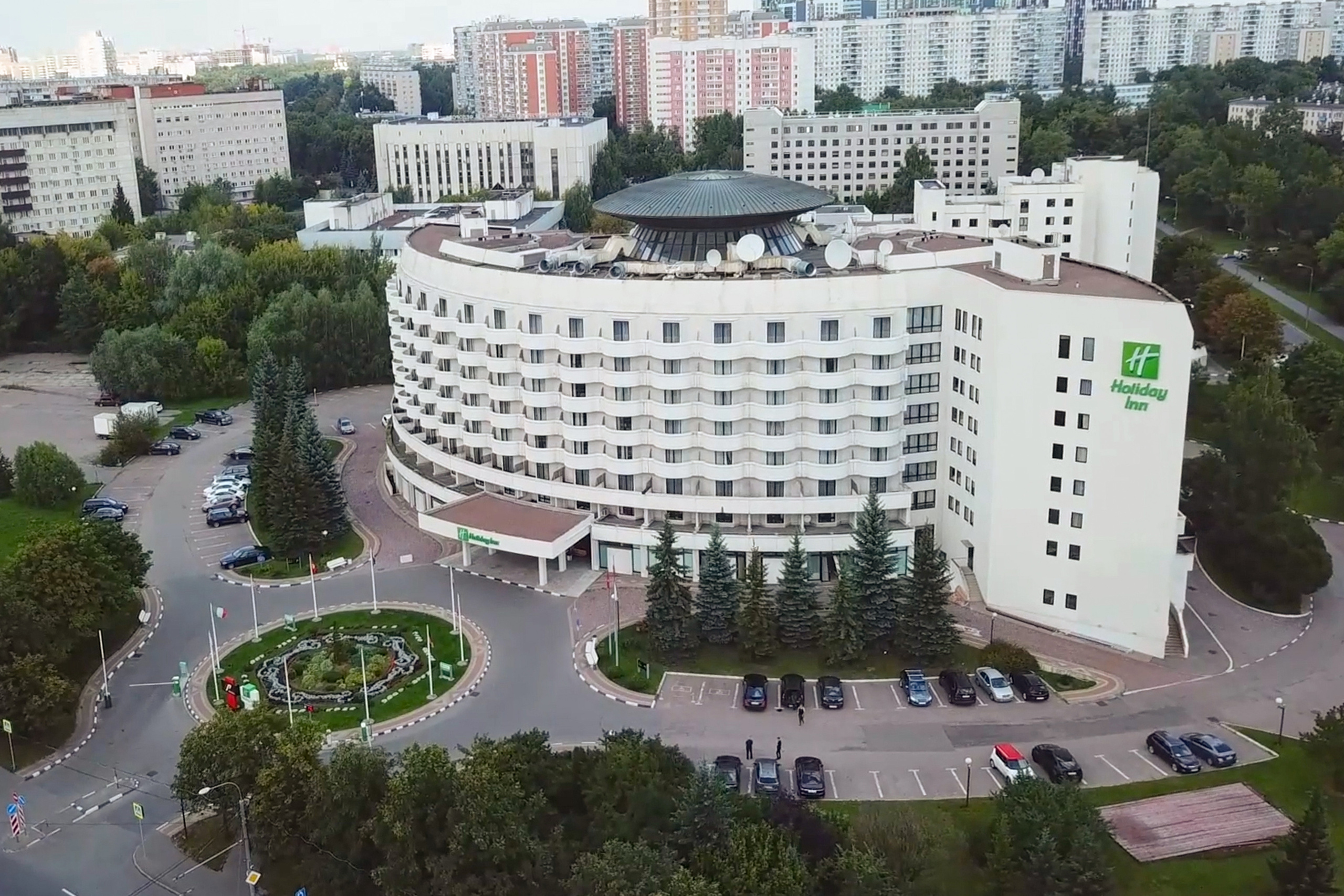 Фотограф на свадьбу летом. Ведущий на праздник в Москве / Денис Аганин