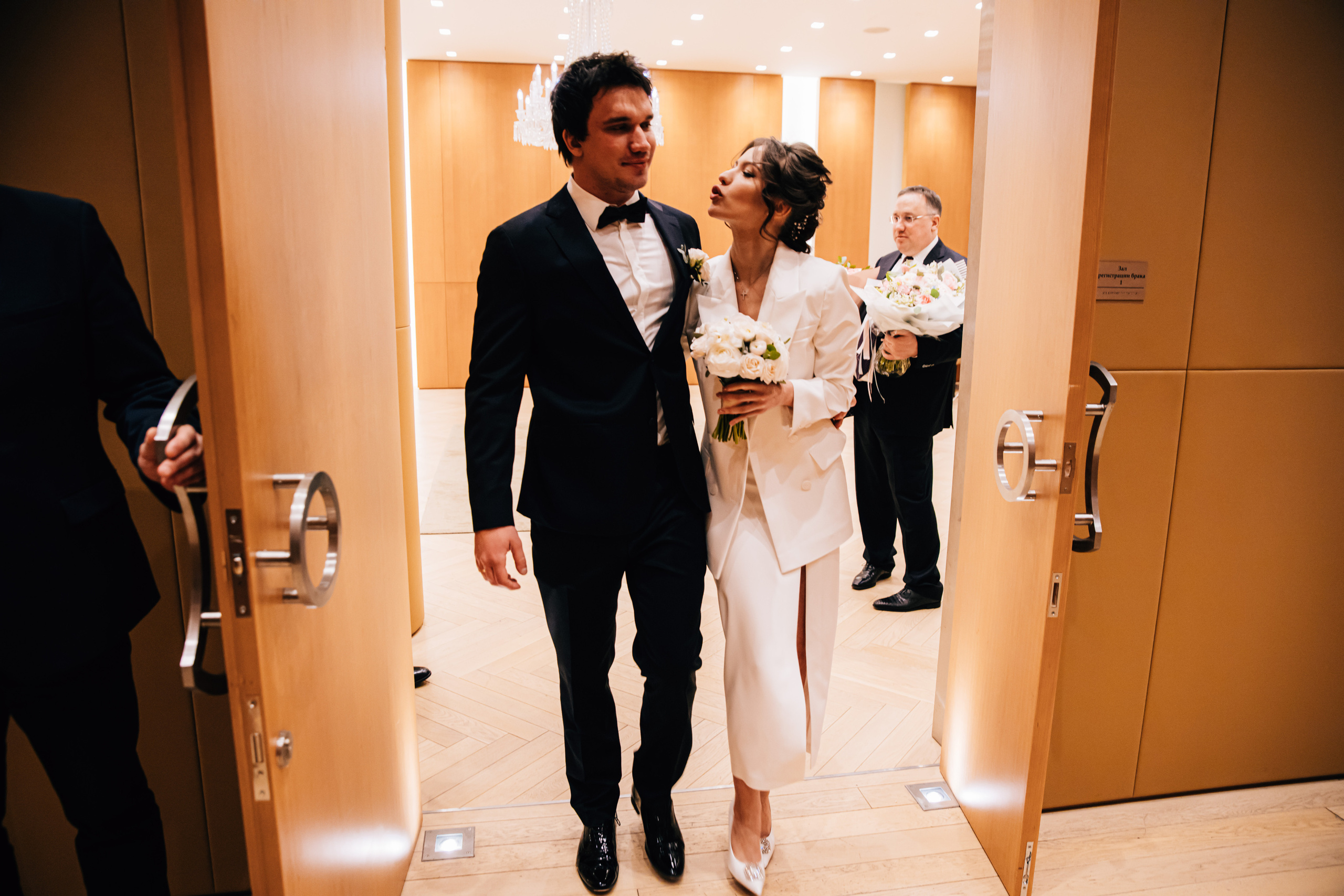 Фотограф на свадьбу. Ведущий на праздник в Москве / Денис Аганин