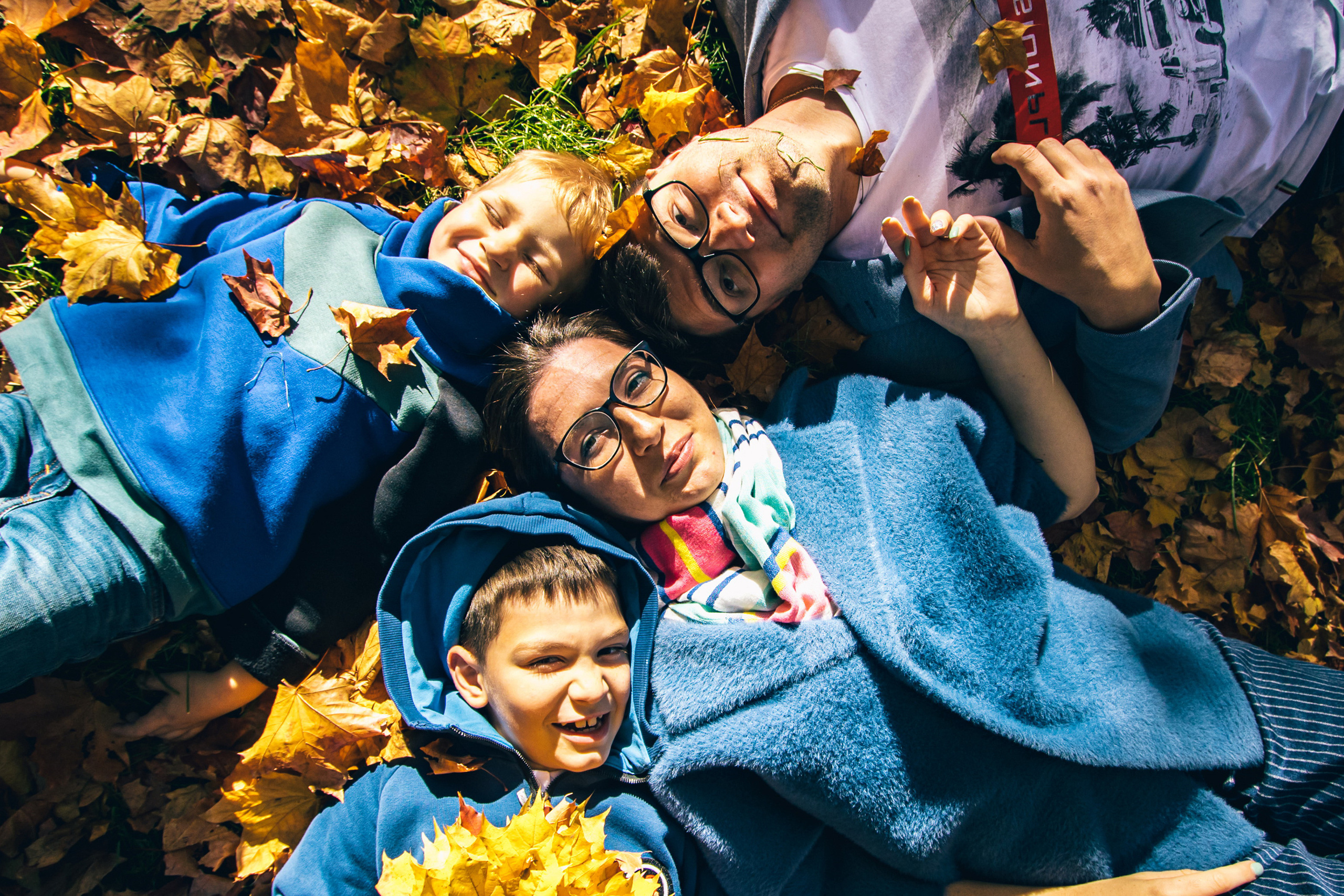 Семейная фотосъёмка на улице. Ведущий на праздник в Москве / Денис Аганин