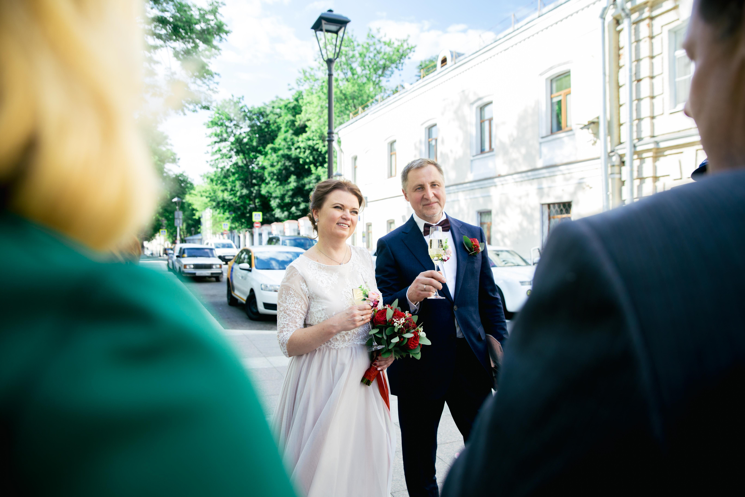 Взрослая свадьба без банкета. Ведущий на праздник в Москве / Денис Аганин
