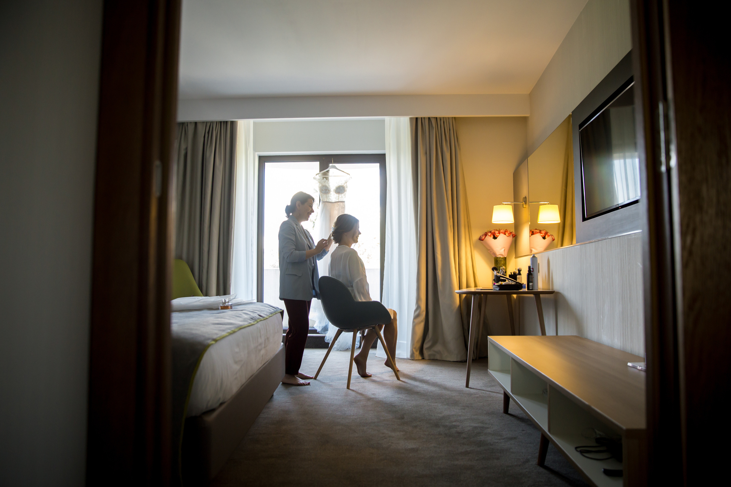 Фотограф на свадьбу летом. Ведущий на праздник в Москве / Денис Аганин