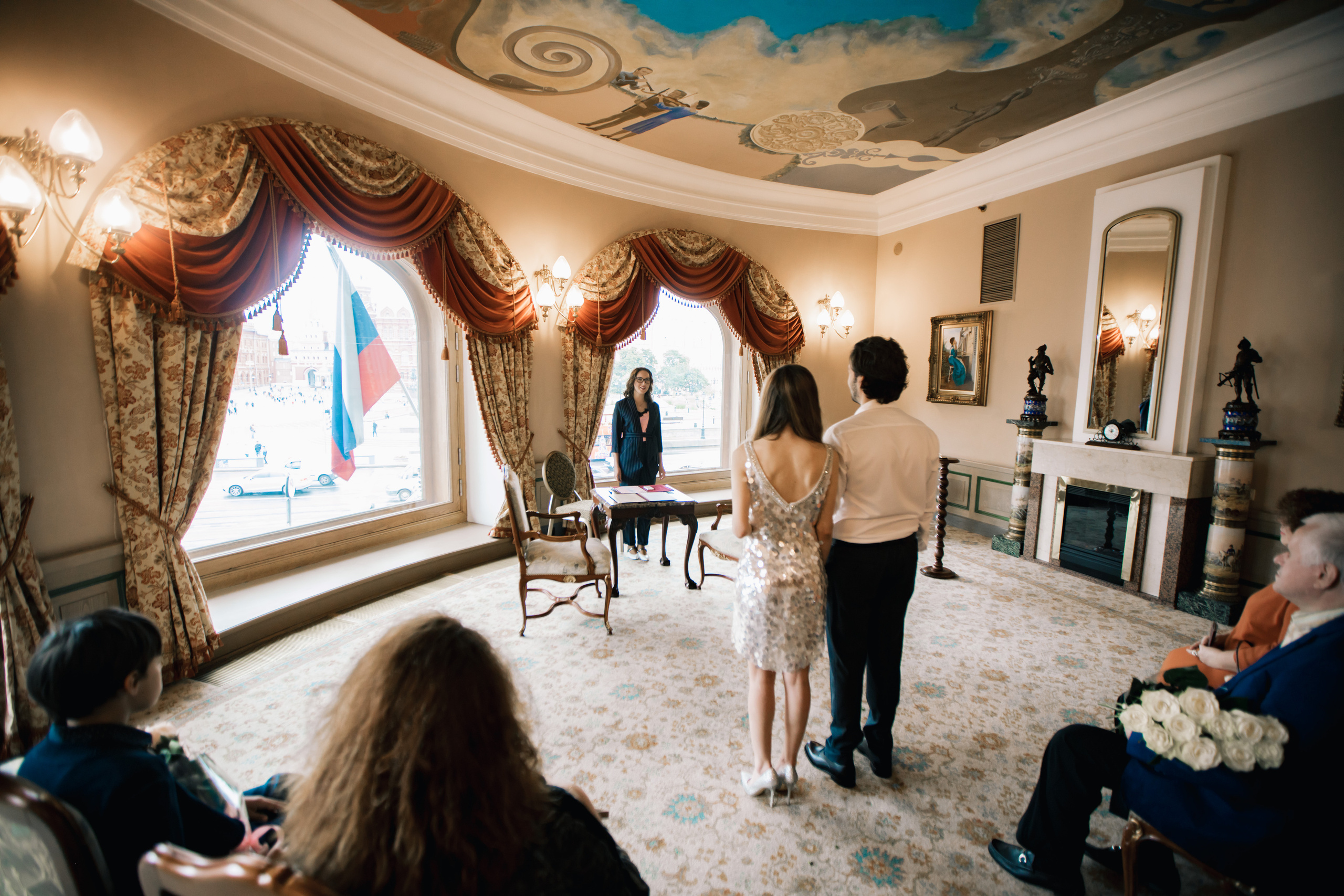 Необычная церемония регистрации брака. Ведущий на праздник в Москве / Денис Аганин