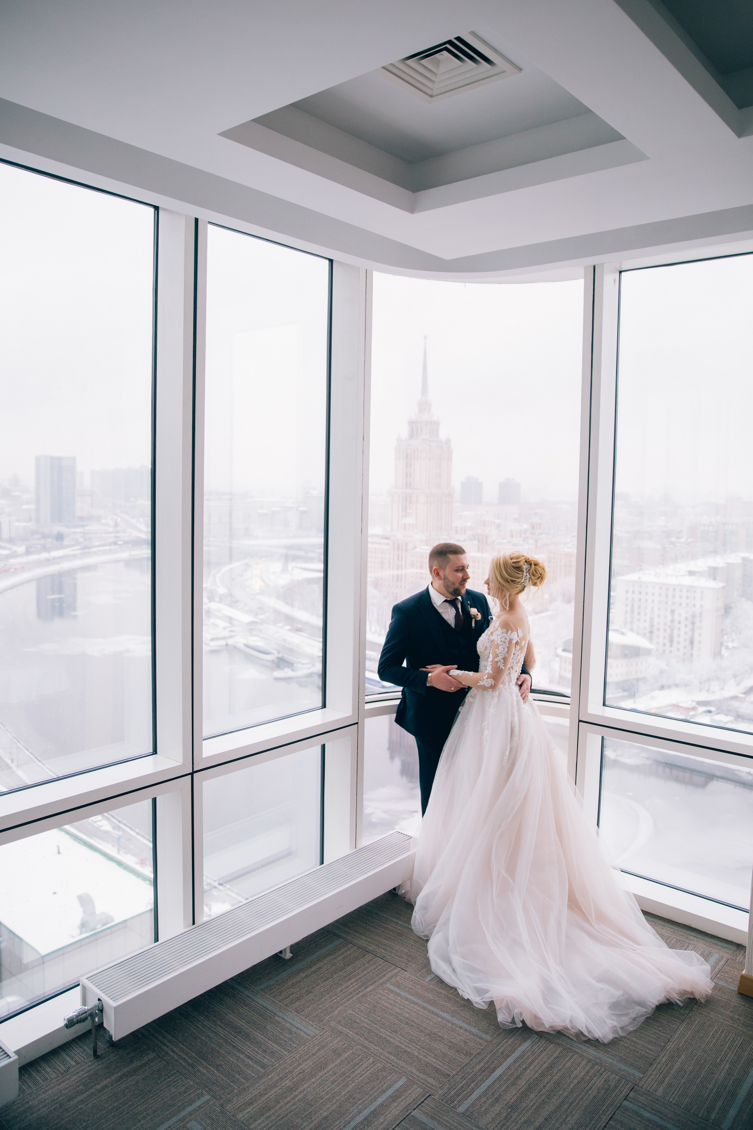 Фотосъёмка зимой на свадьбе. Ведущий на праздник в Москве / Денис Аганин