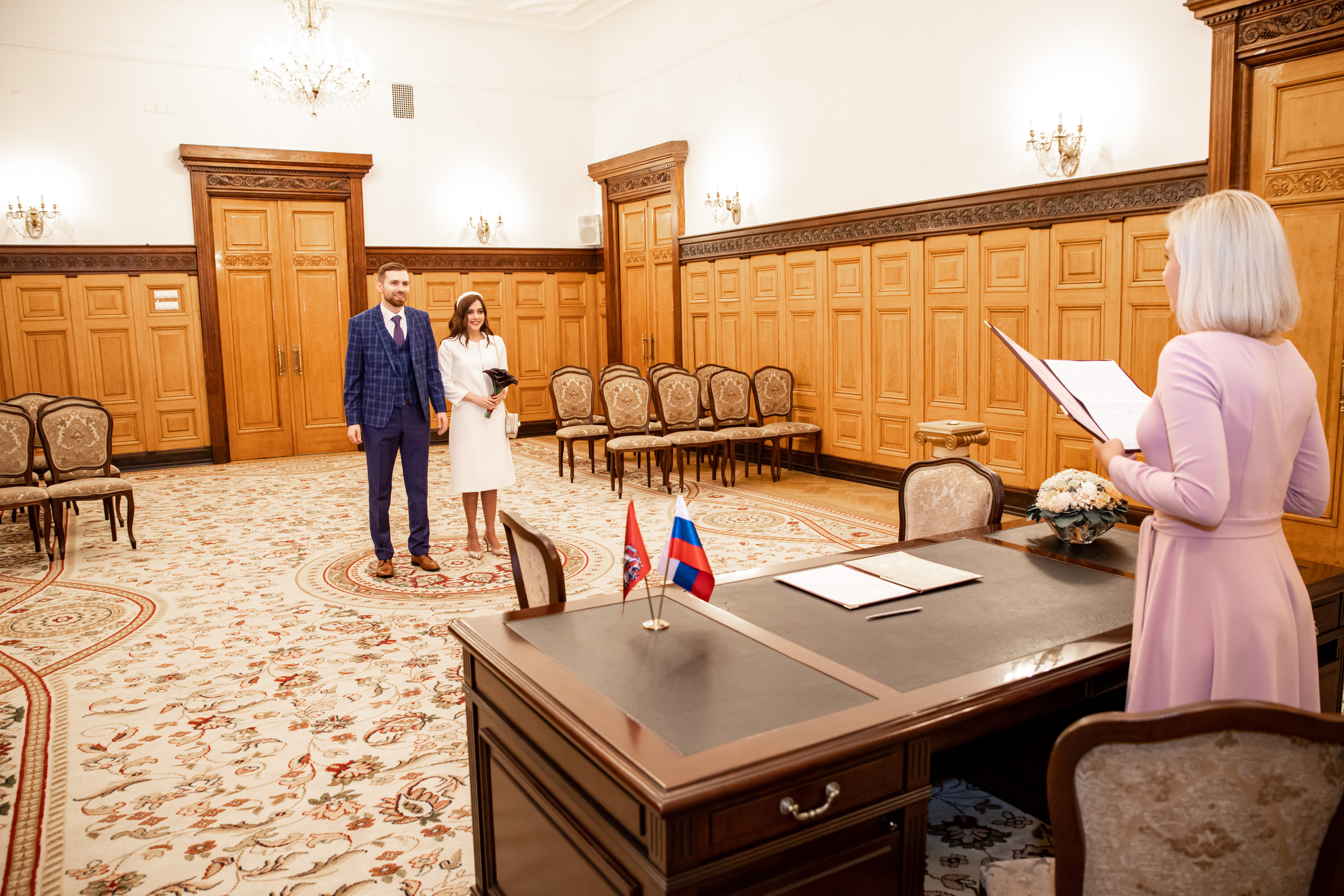 Ночная регистрация брака. Ведущий на праздник в Москве / Денис Аганин