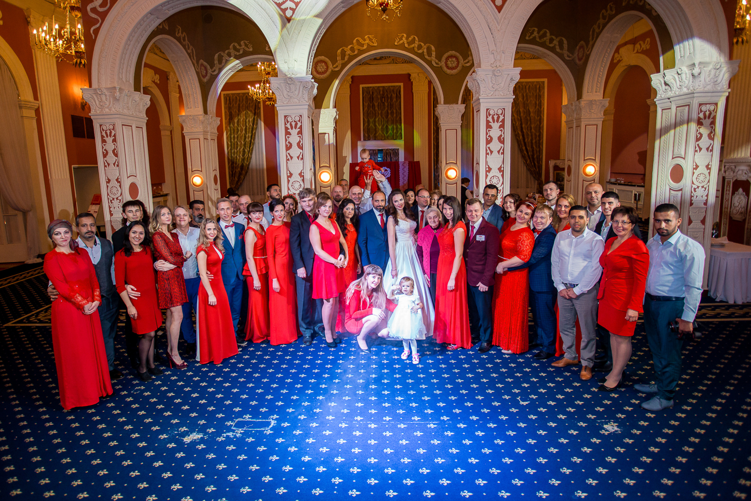 Свадебные фото осенью. Ведущий на праздник в Москве / Денис Аганин