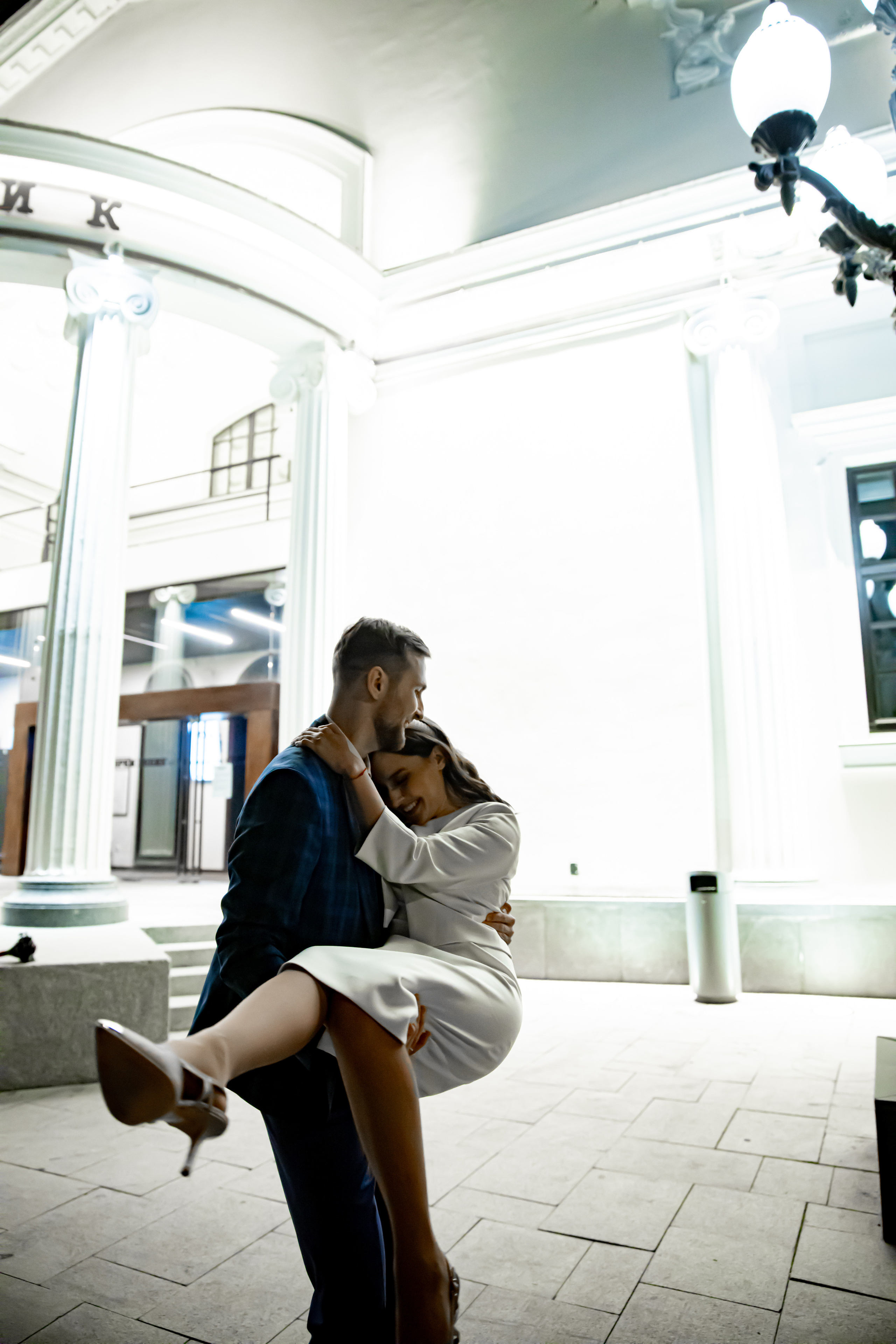 Ночная регистрация брака. Ведущий на праздник в Москве / Денис Аганин