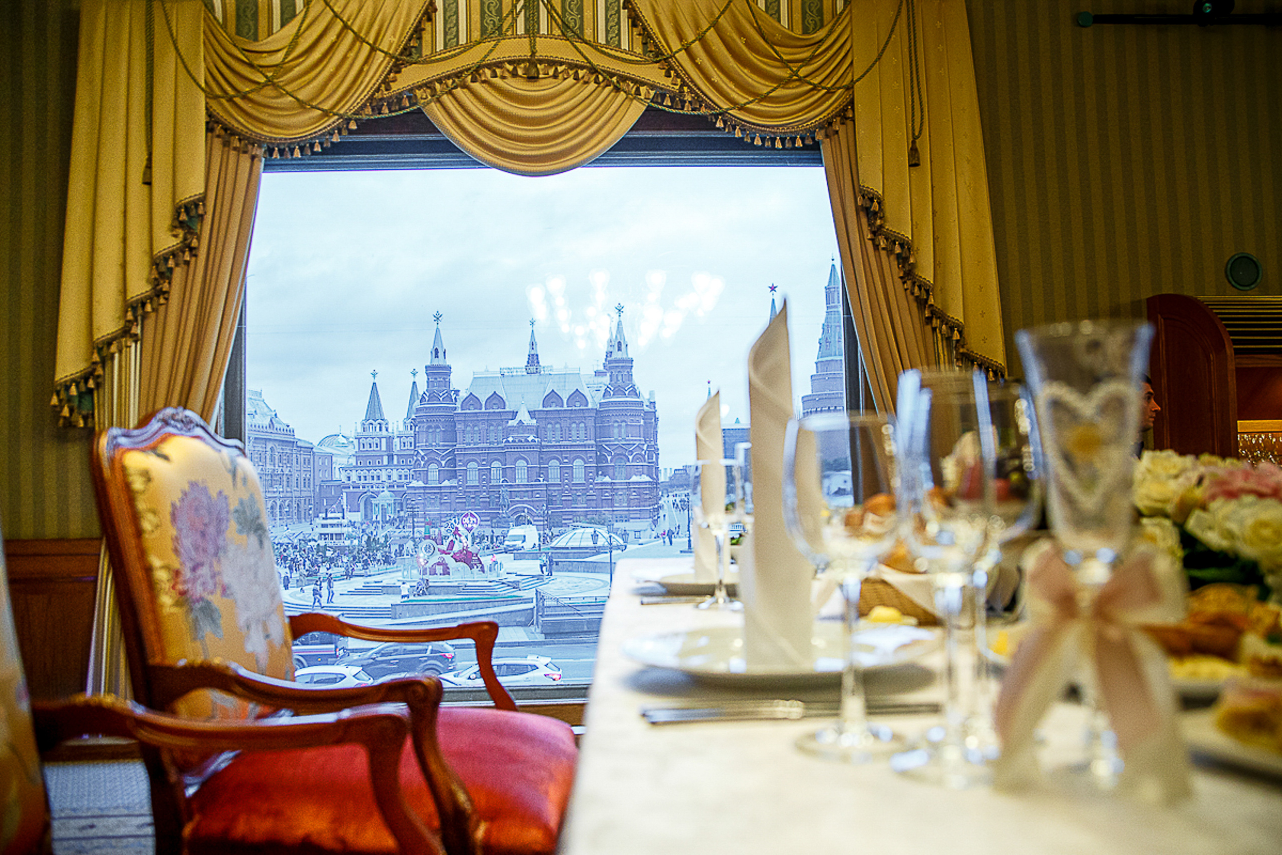 Сборы невесты. Ведущий на праздник в Москве / Денис Аганин