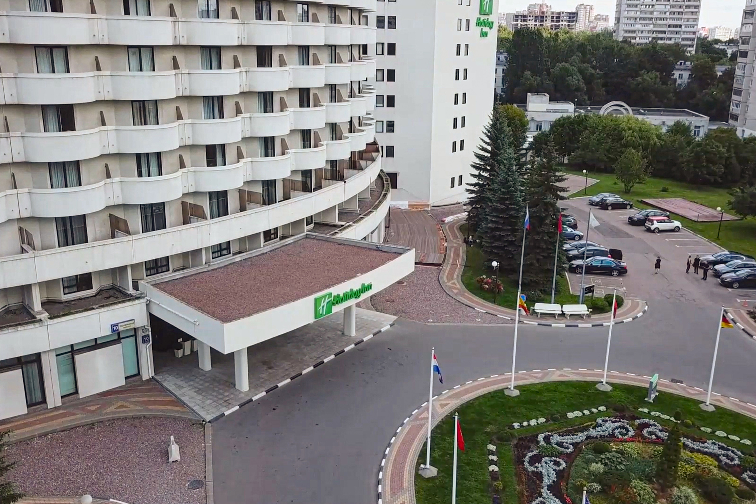 Фотограф на свадьбу летом. Ведущий на праздник в Москве / Денис Аганин