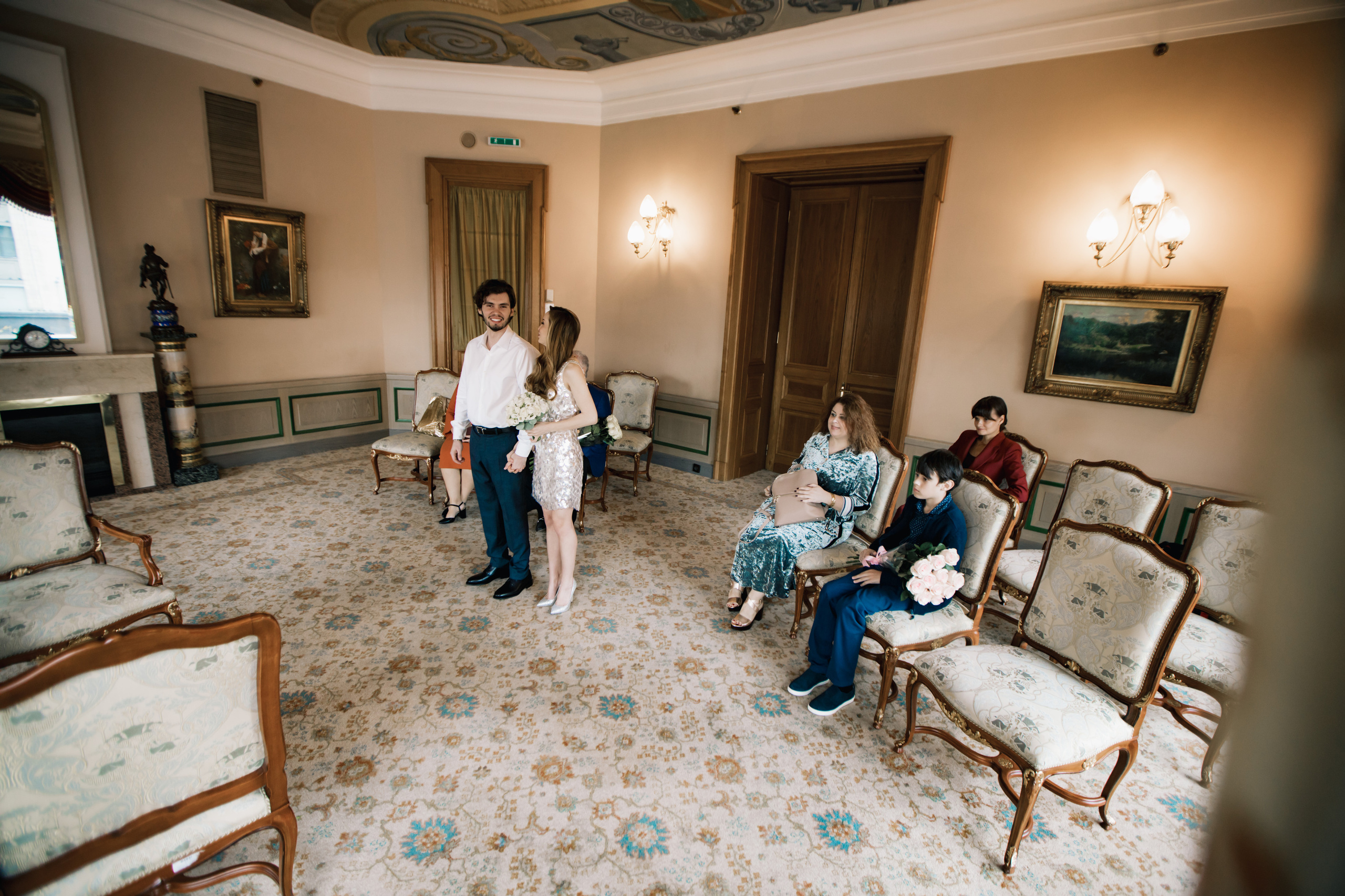 Необычная церемония регистрации брака. Ведущий на праздник в Москве / Денис Аганин