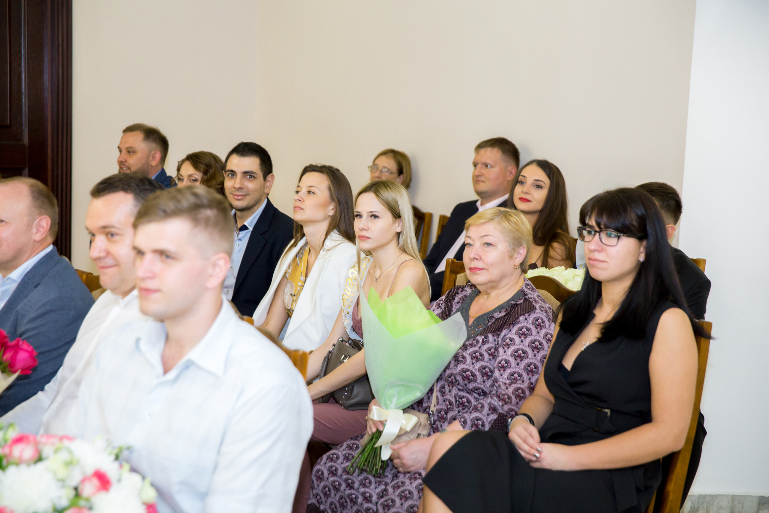 Фотограф на свадьбу летом. Ведущий на праздник в Москве / Денис Аганин