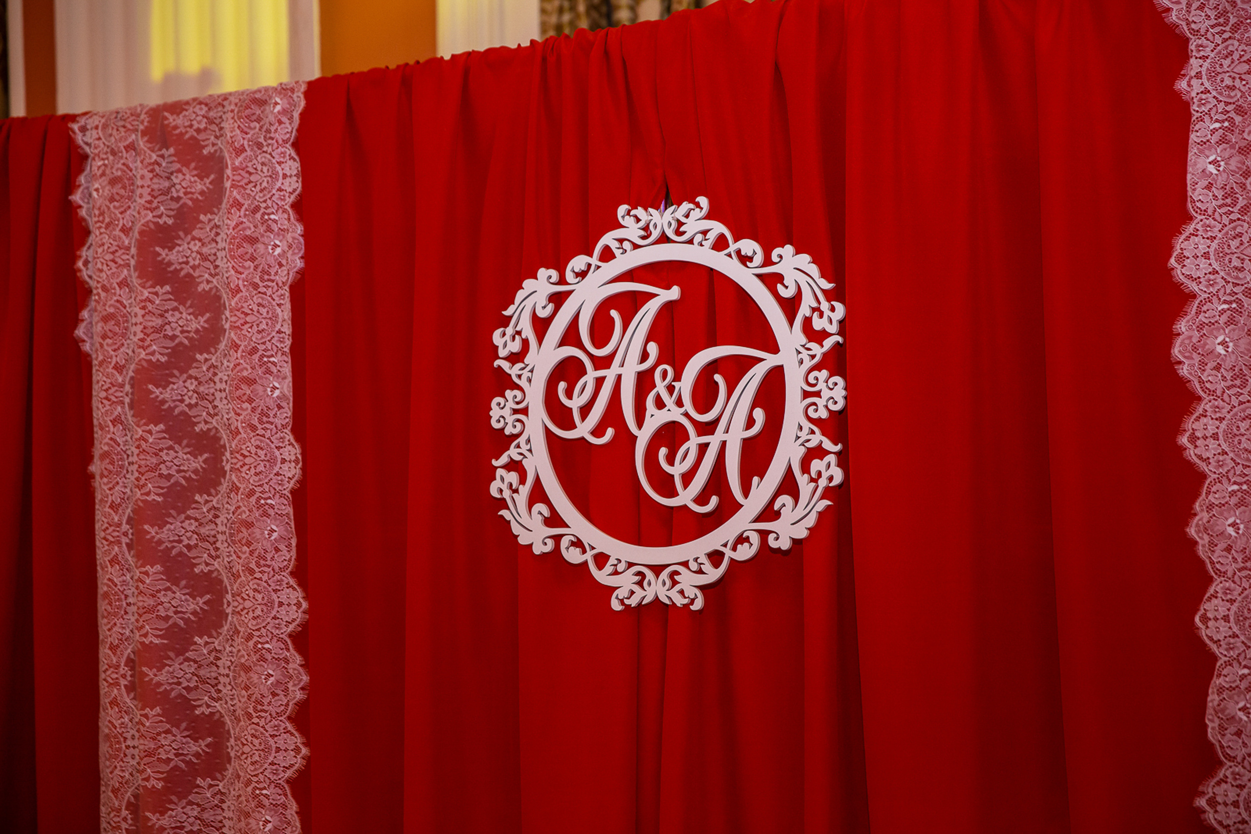 Свадебные фото осенью. Ведущий на праздник в Москве / Денис Аганин