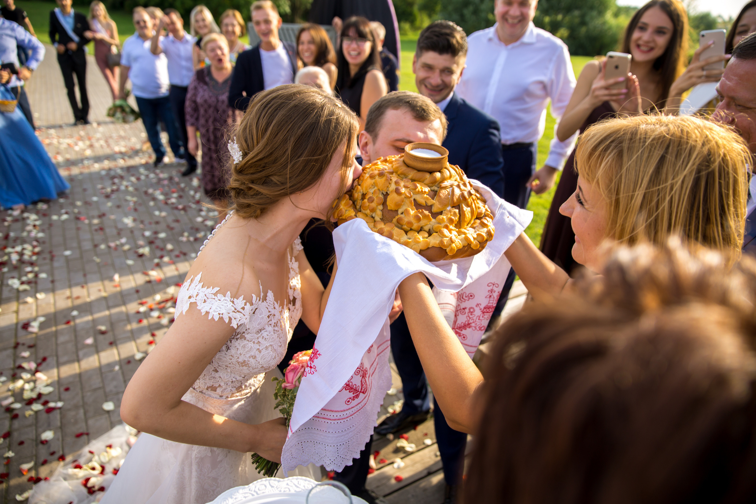 Фотограф на свадьбу летом. Ведущий на праздник в Москве / Денис Аганин