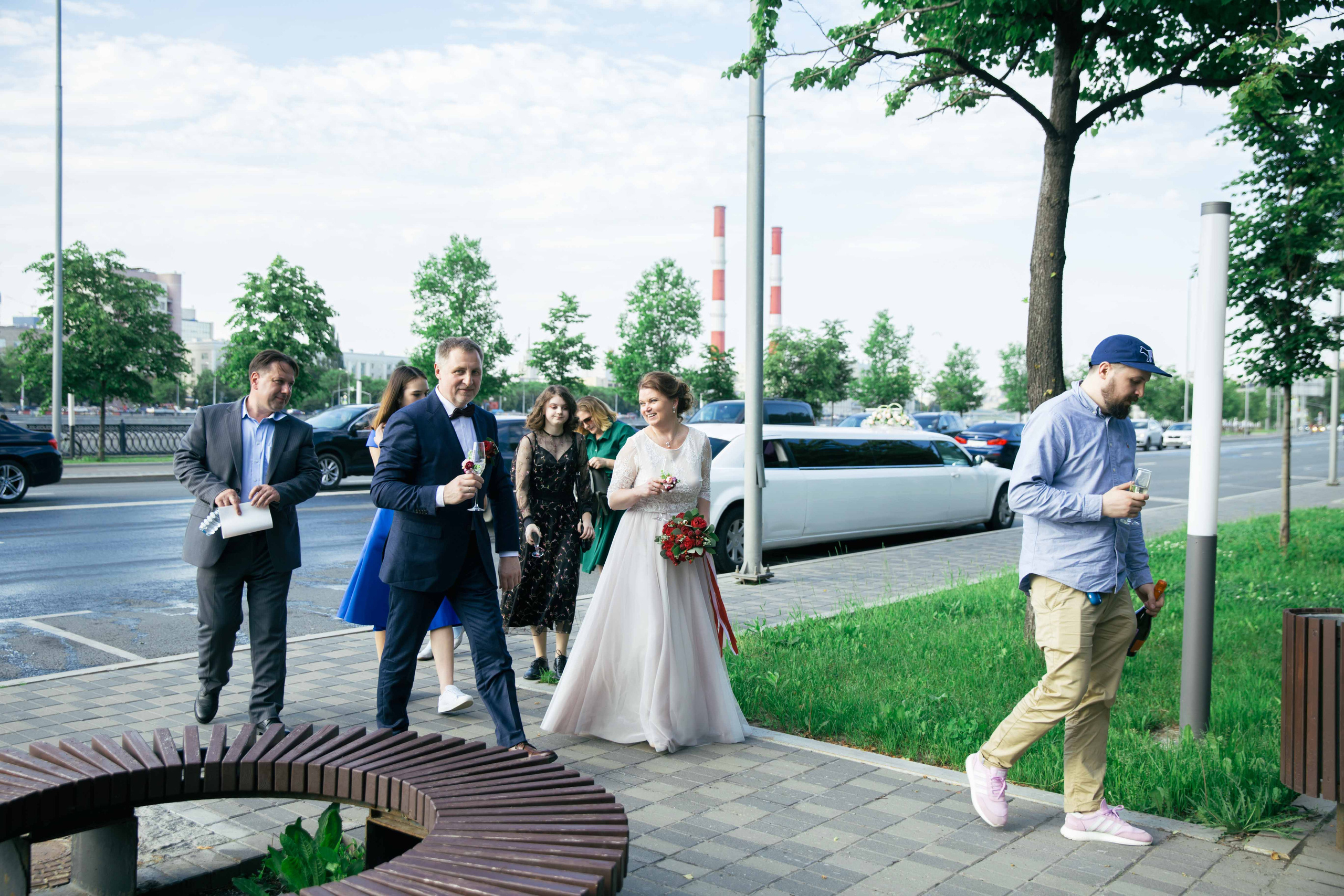 Взрослая свадьба без банкета. Ведущий на праздник в Москве / Денис Аганин