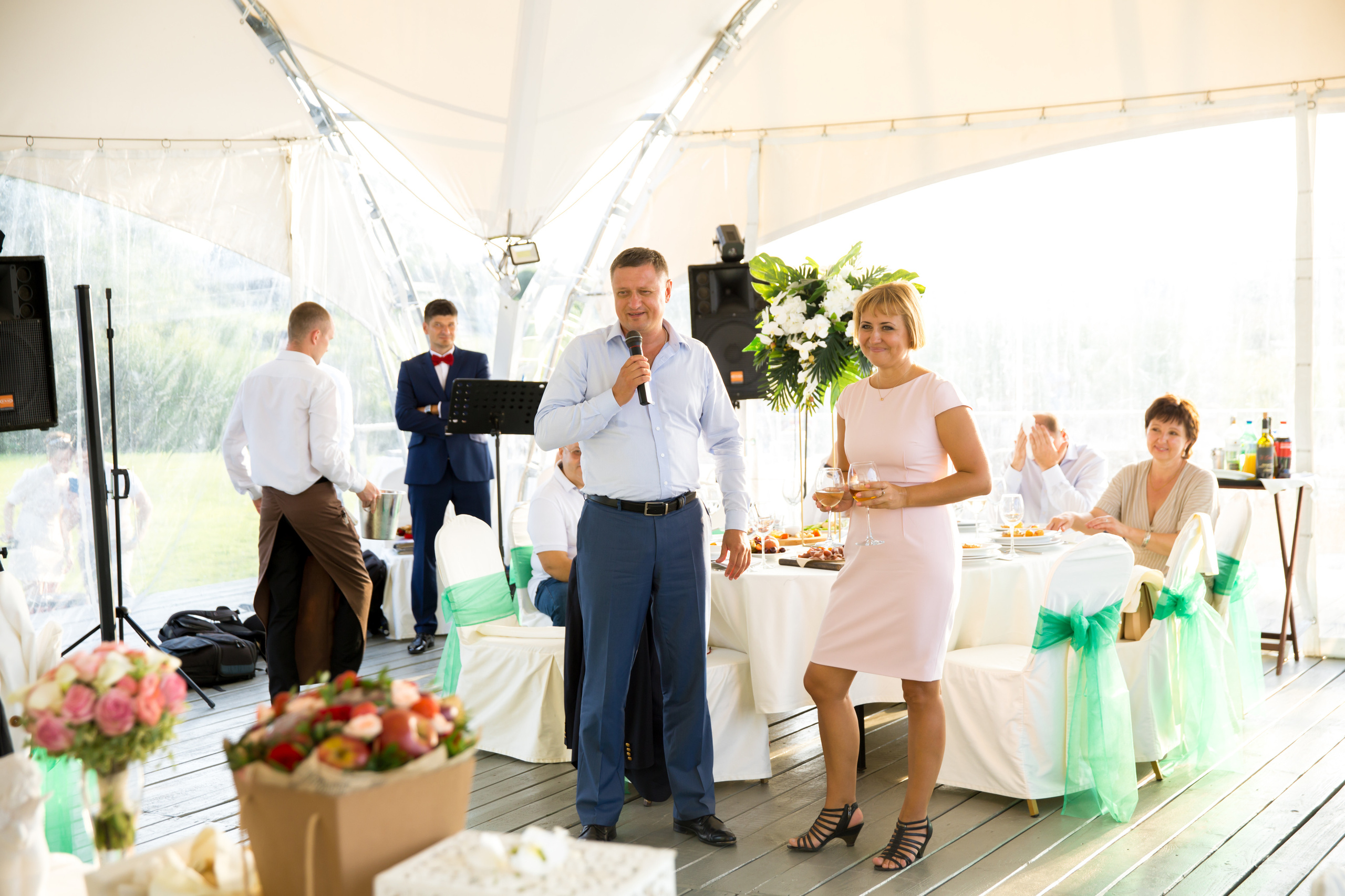 Фотограф на свадьбу летом. Ведущий на праздник в Москве / Денис Аганин