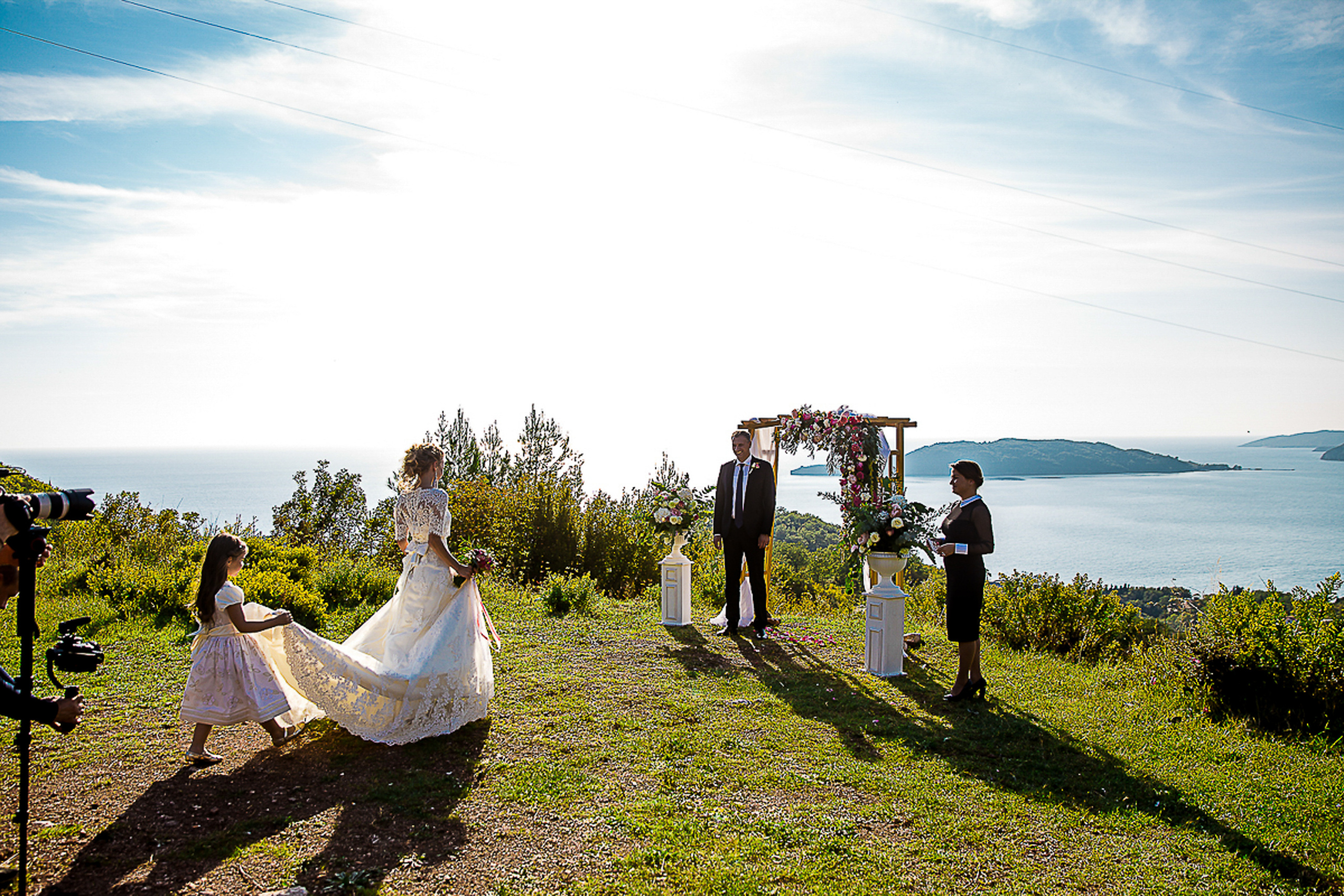 Фотограф на свадьбу. Ведущий на праздник в Москве / Денис Аганин