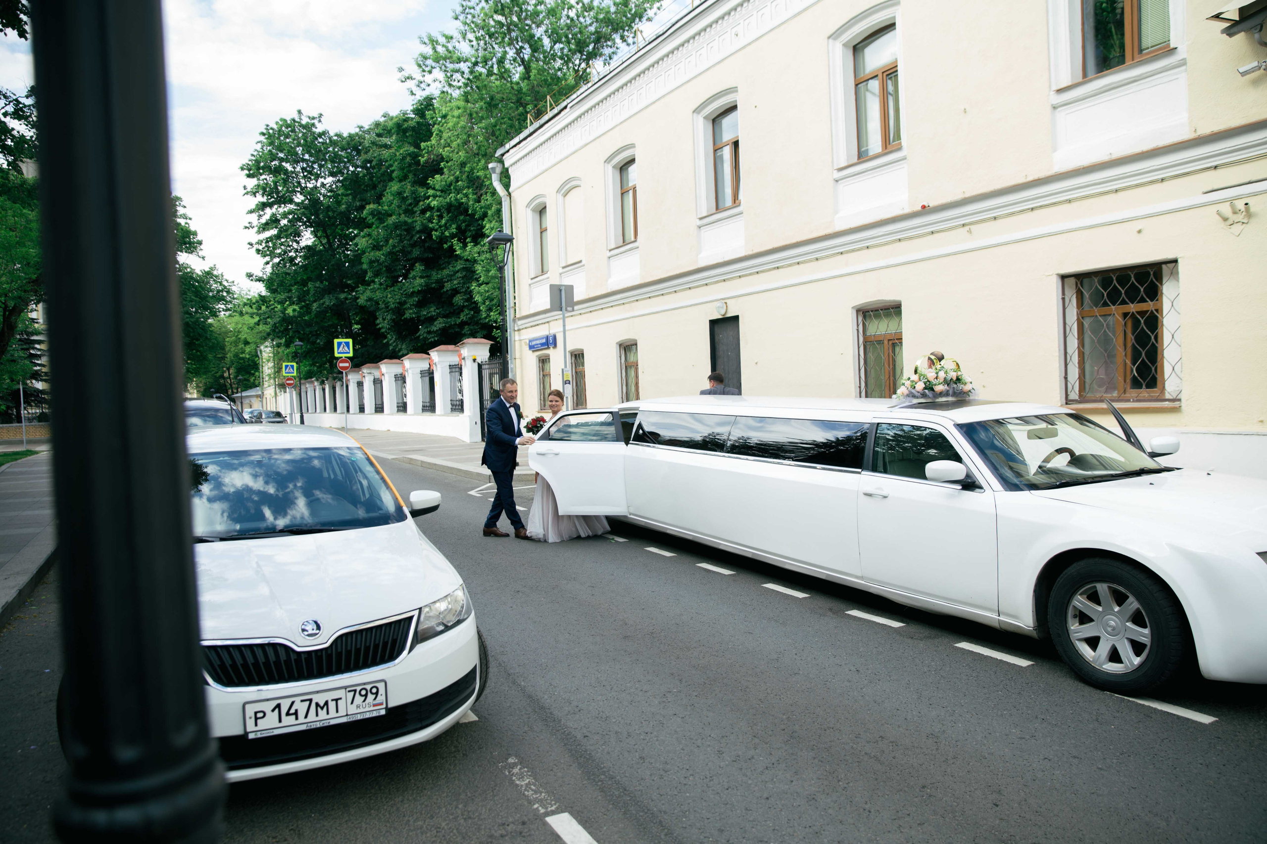 Взрослая свадьба без банкета. Ведущий на праздник в Москве / Денис Аганин