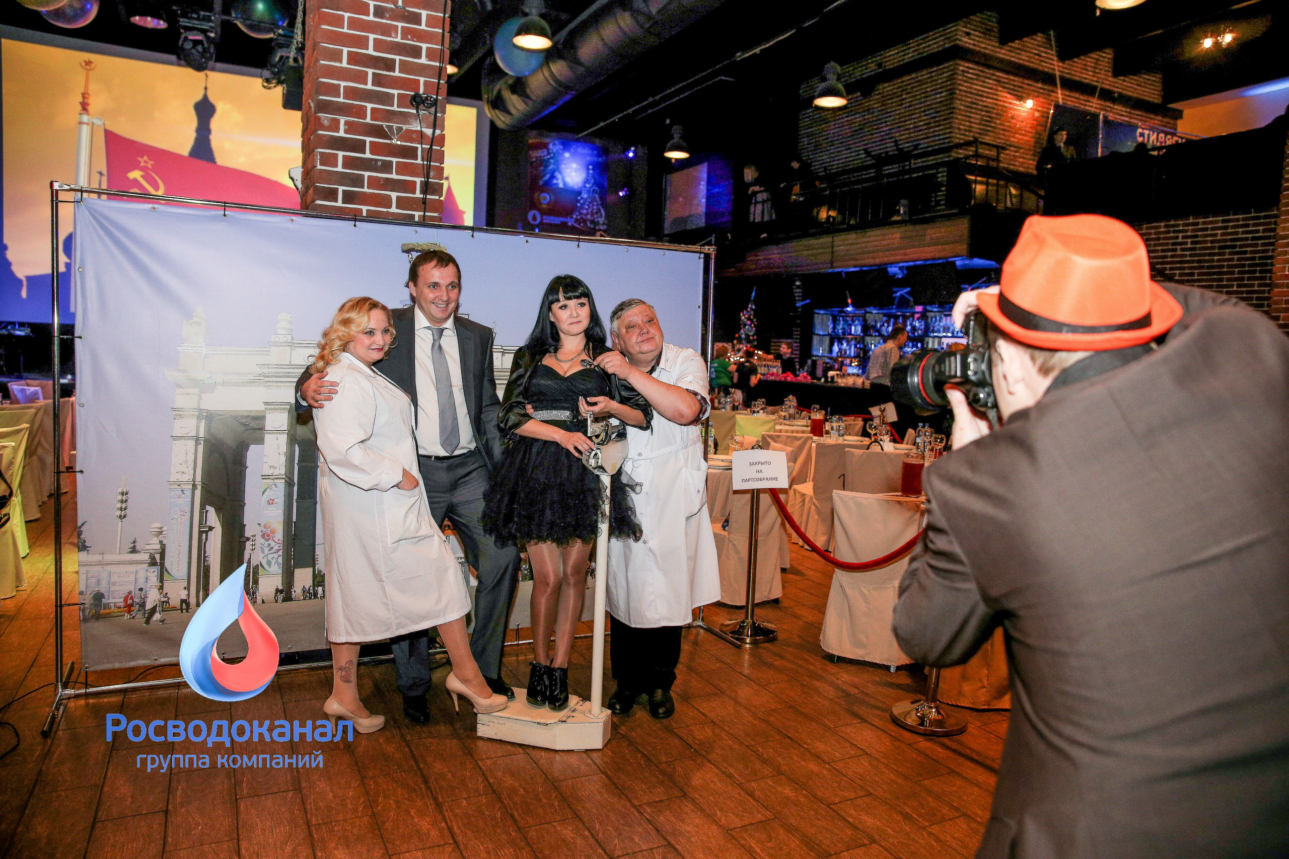 Фотограф на корпоратив. Ведущий на праздник в Москве / Денис Аганин
