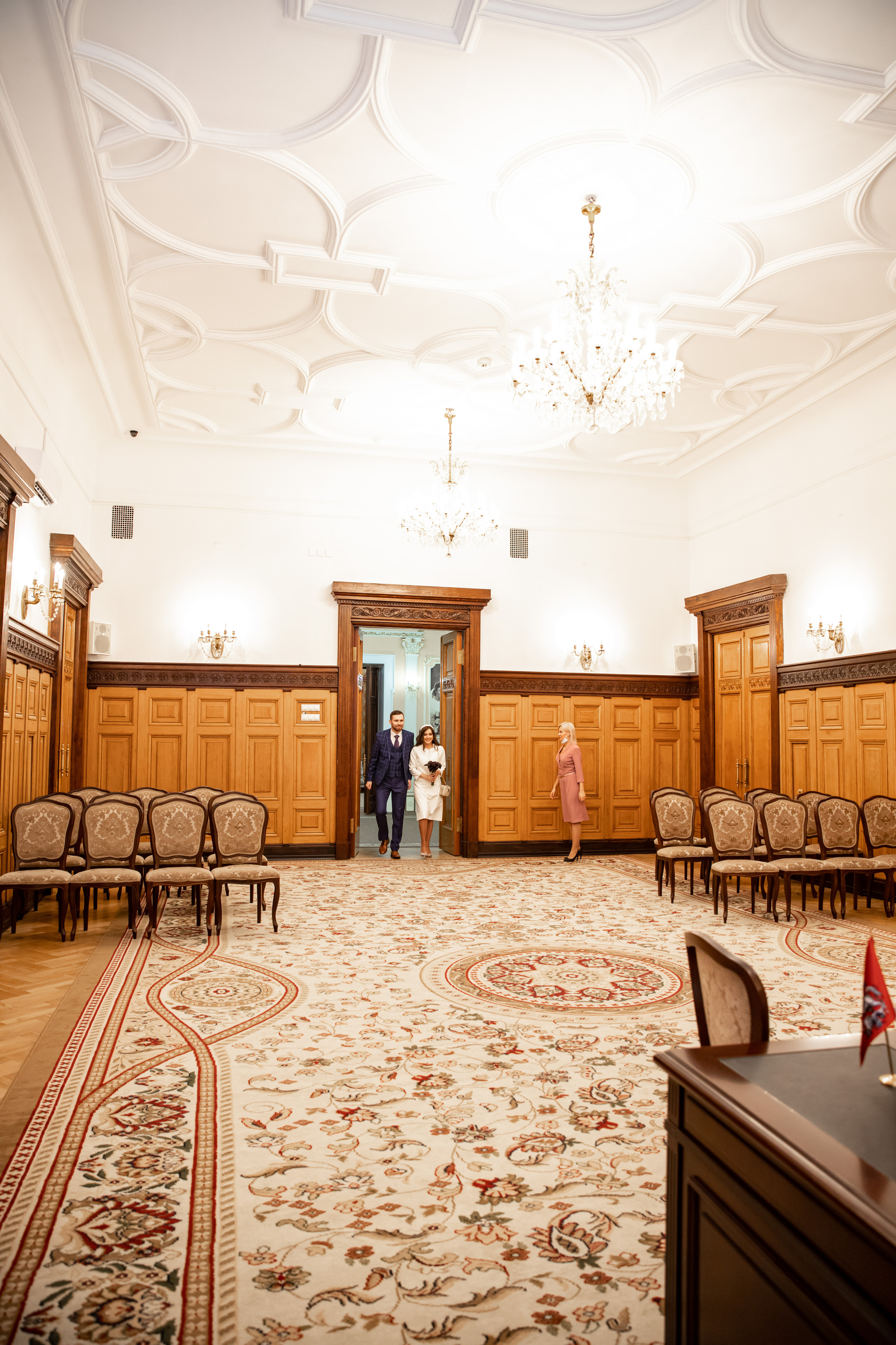 Ночная регистрация брака. Ведущий на праздник в Москве / Денис Аганин