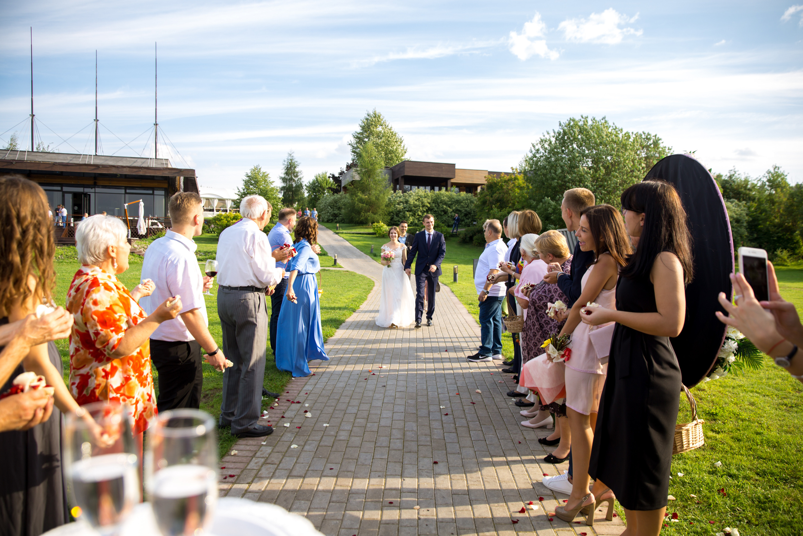 Фотограф на свадьбу летом. Ведущий на праздник в Москве / Денис Аганин