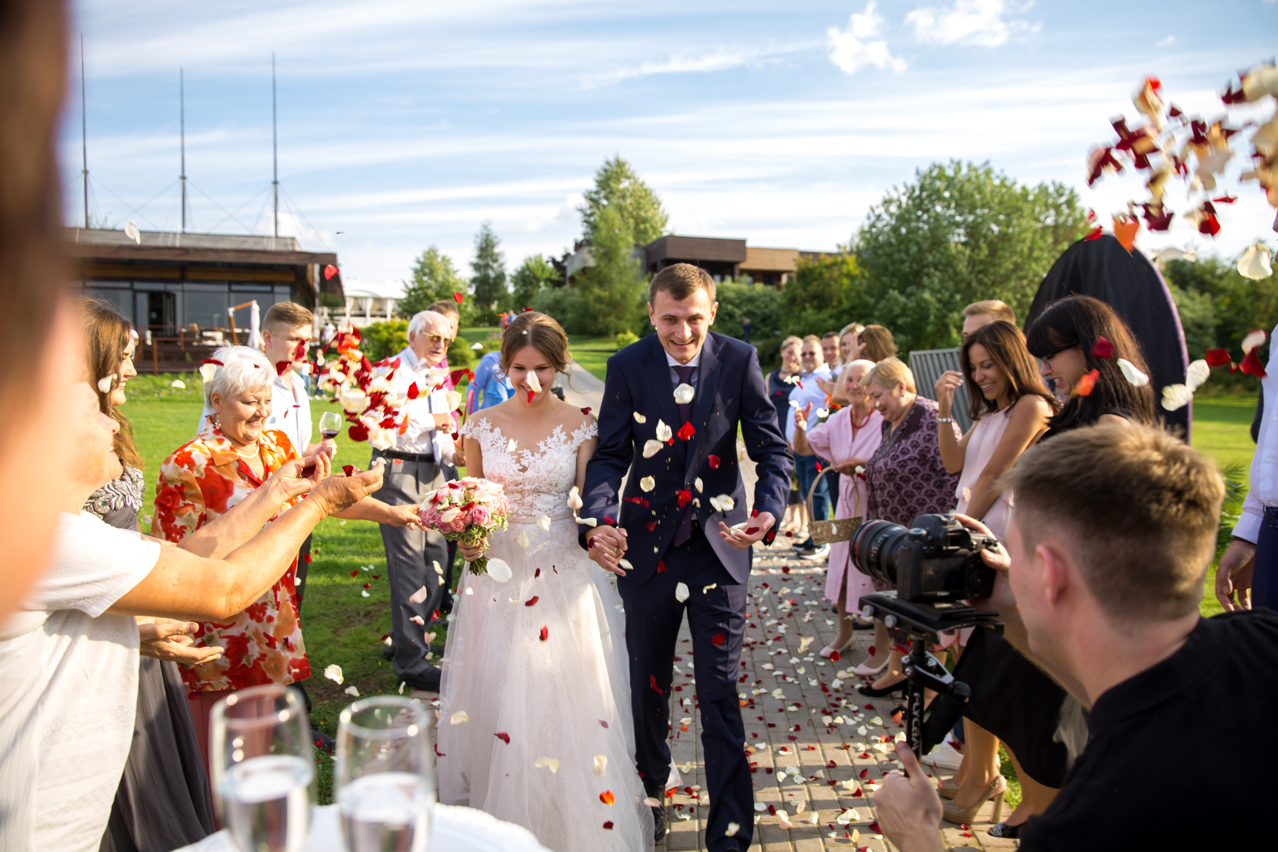 Фотограф на свадьбу летом. Ведущий на праздник в Москве / Денис Аганин