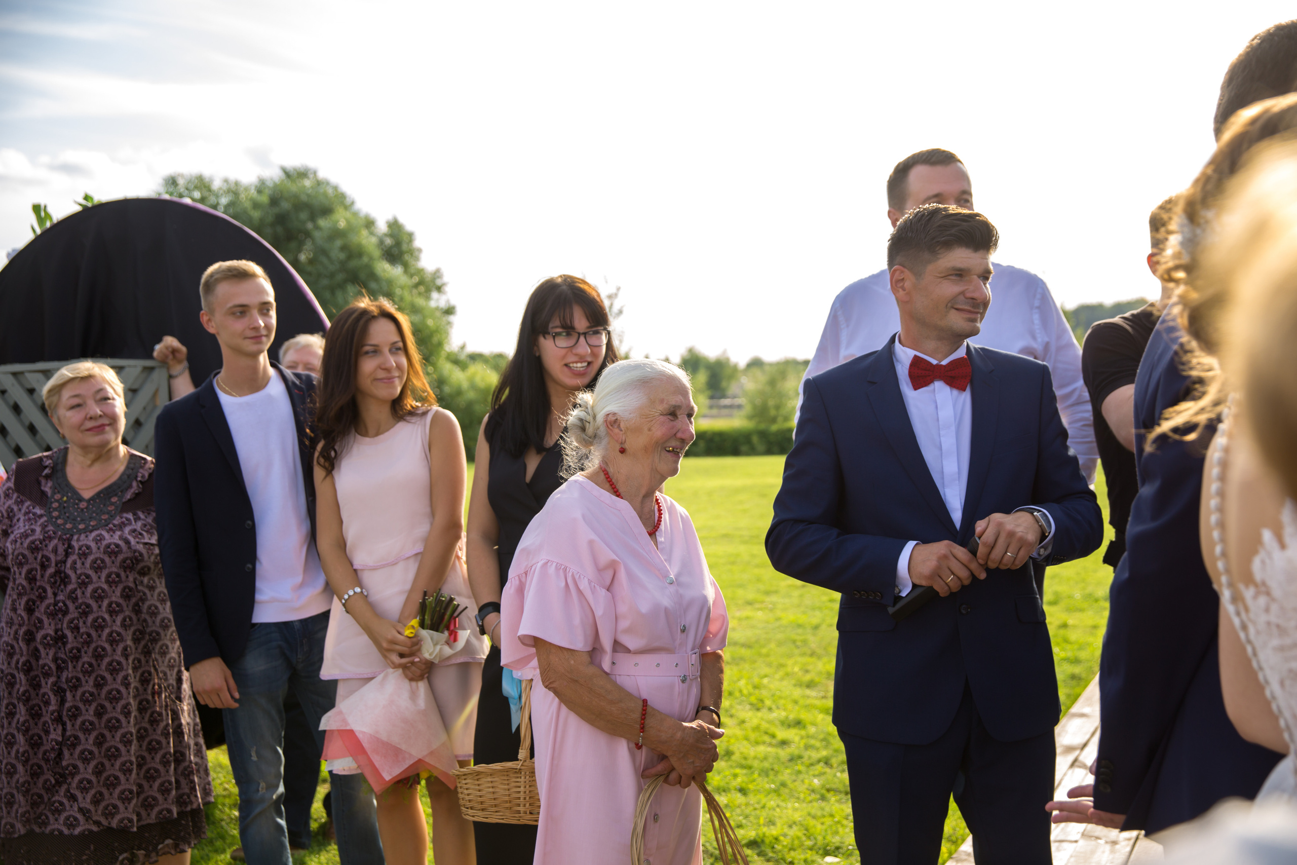 Фотограф на свадьбу летом. Ведущий на праздник в Москве / Денис Аганин