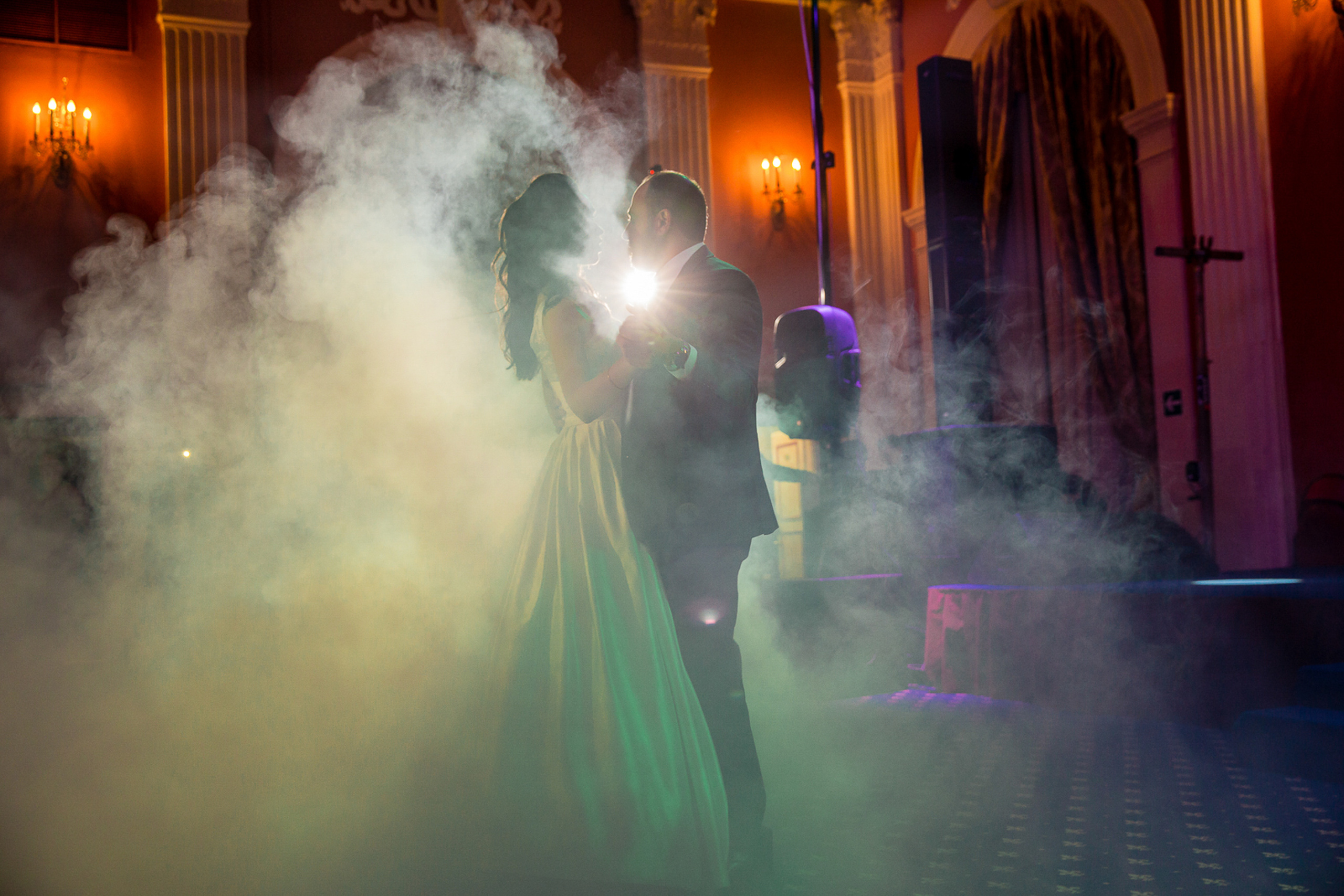 Свадебные фото осенью. Ведущий на праздник в Москве / Денис Аганин