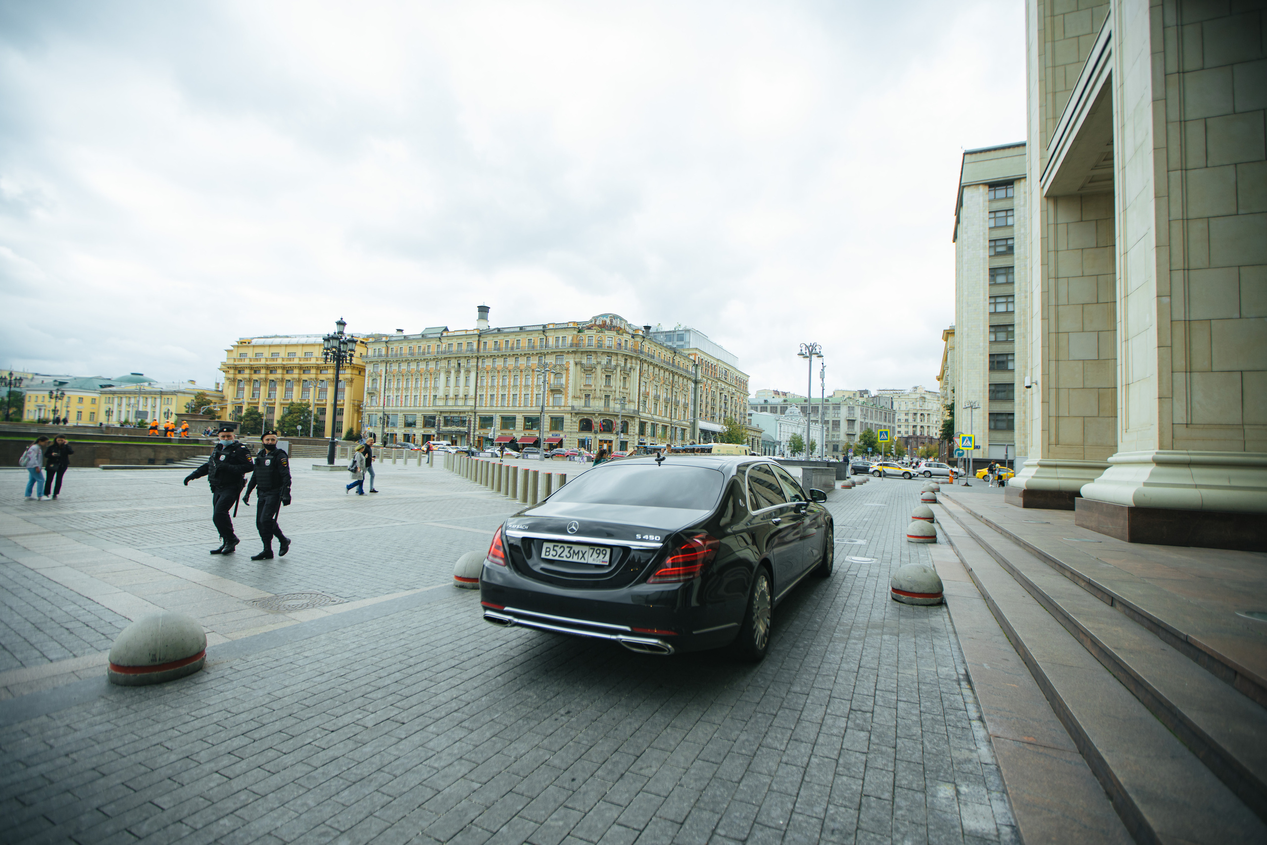 Необычная церемония регистрации брака. Ведущий на праздник в Москве / Денис Аганин