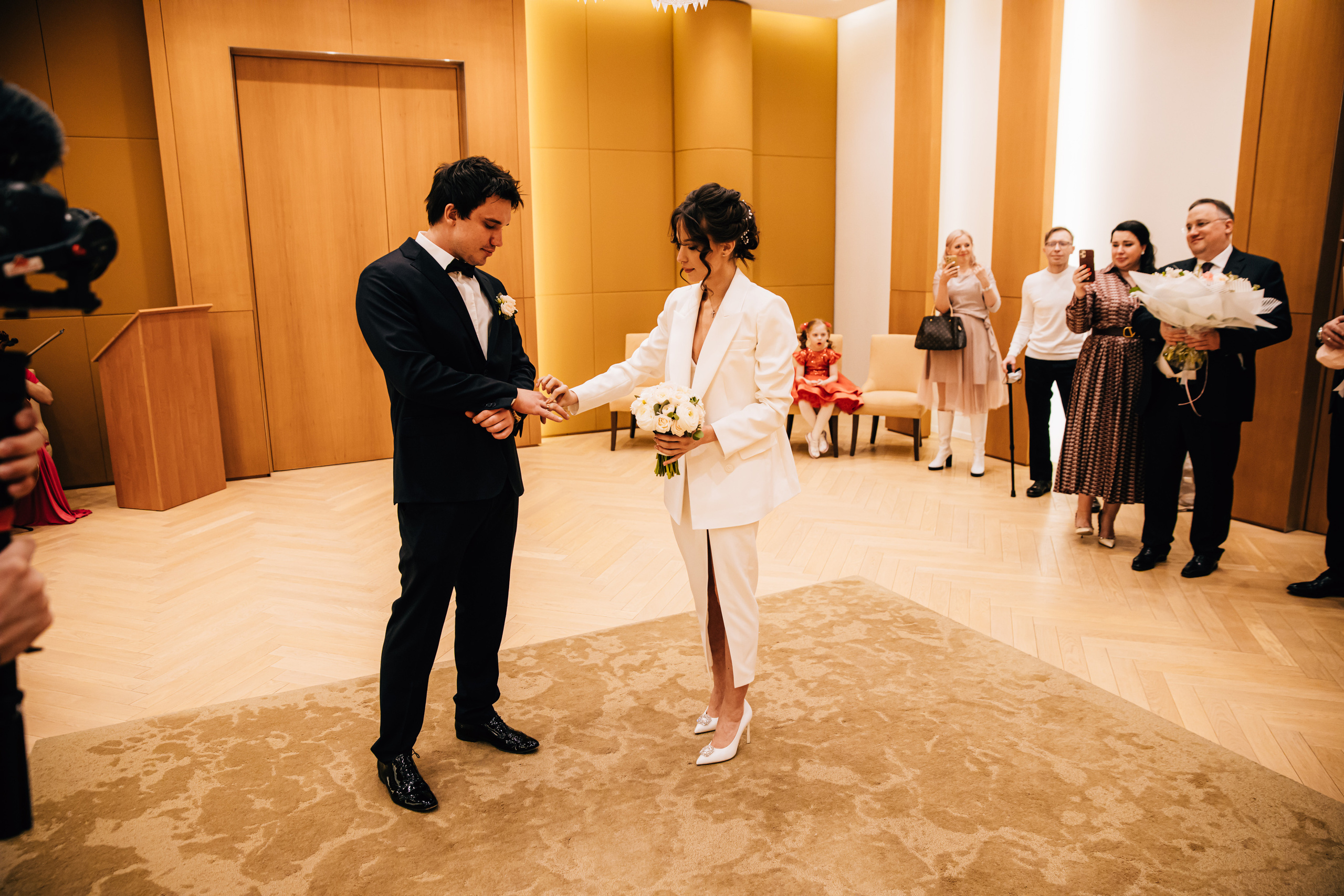 Сборы невесты. Ведущий на праздник в Москве / Денис Аганин