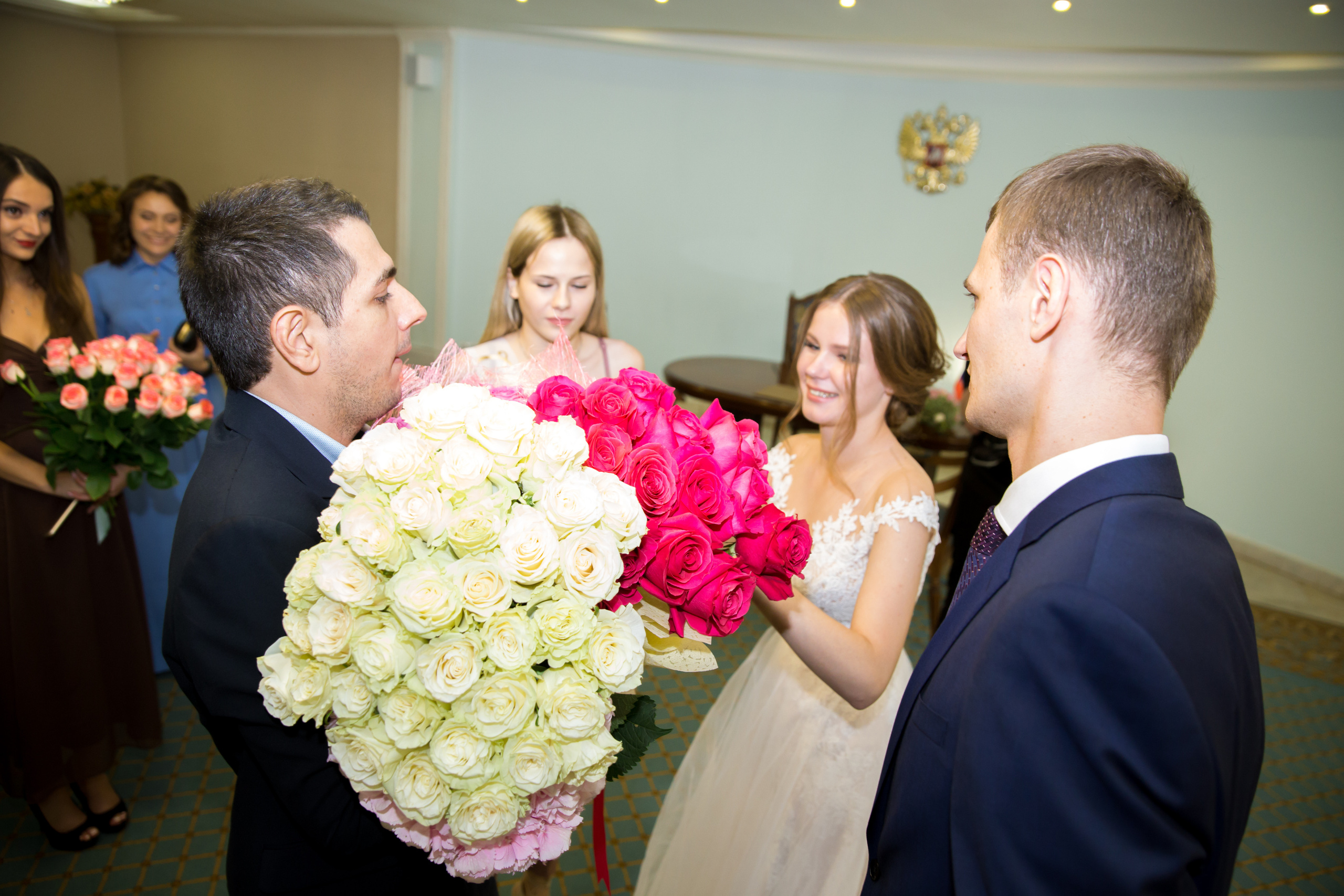 Фотограф на свадьбу летом. Ведущий на праздник в Москве / Денис Аганин
