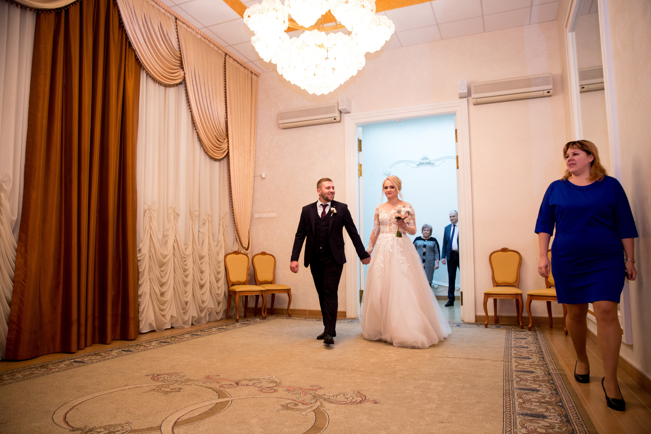 Фотосъёмка зимой на свадьбе. Ведущий на праздник в Москве / Денис Аганин