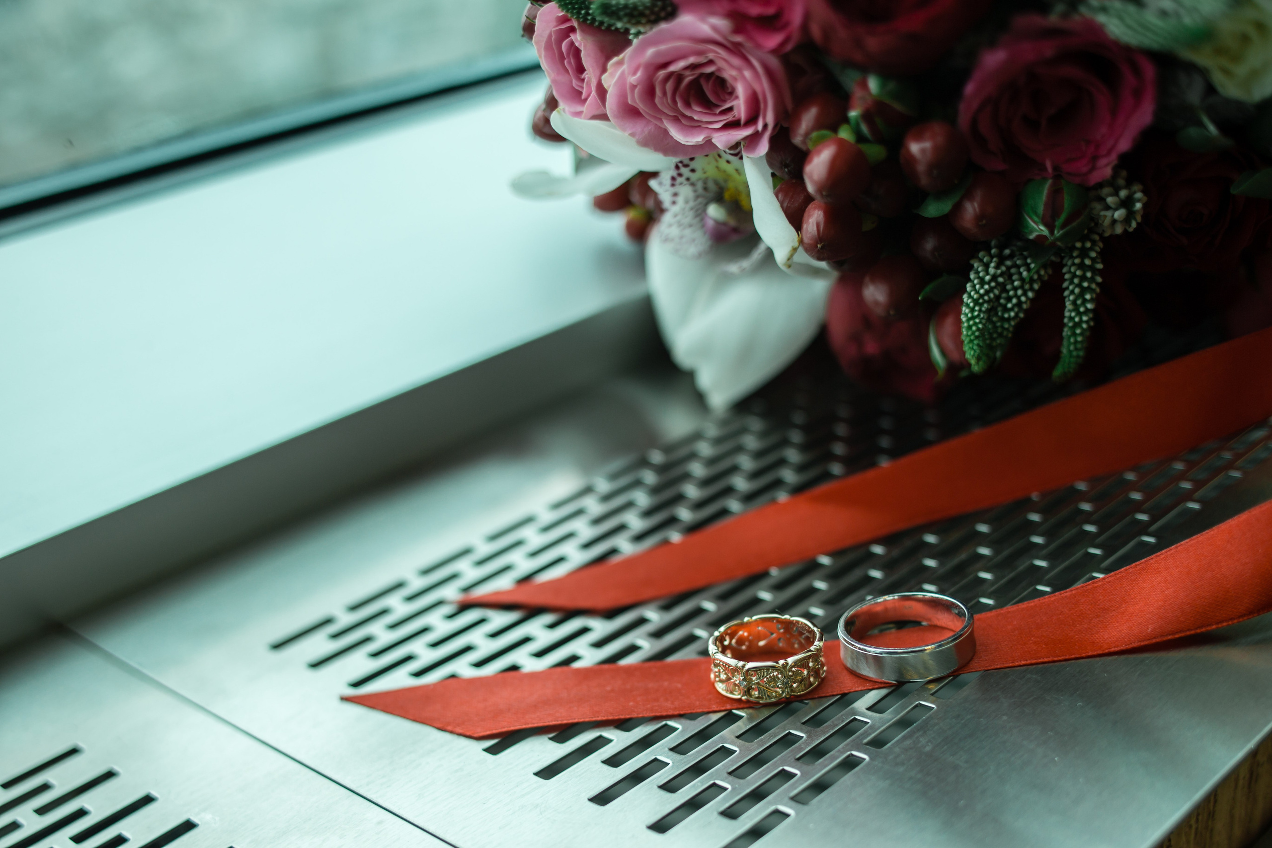 Свадебные фото осенью. Ведущий на праздник в Москве / Денис Аганин