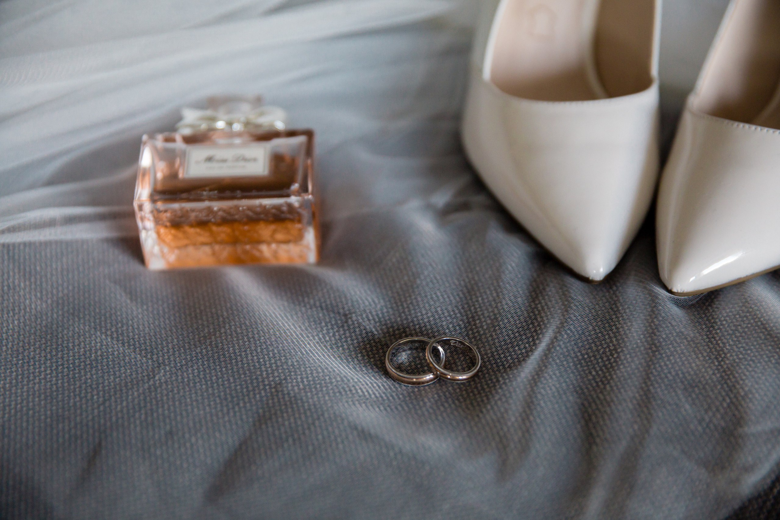 Фотограф на свадьбу летом. Ведущий на праздник в Москве / Денис Аганин